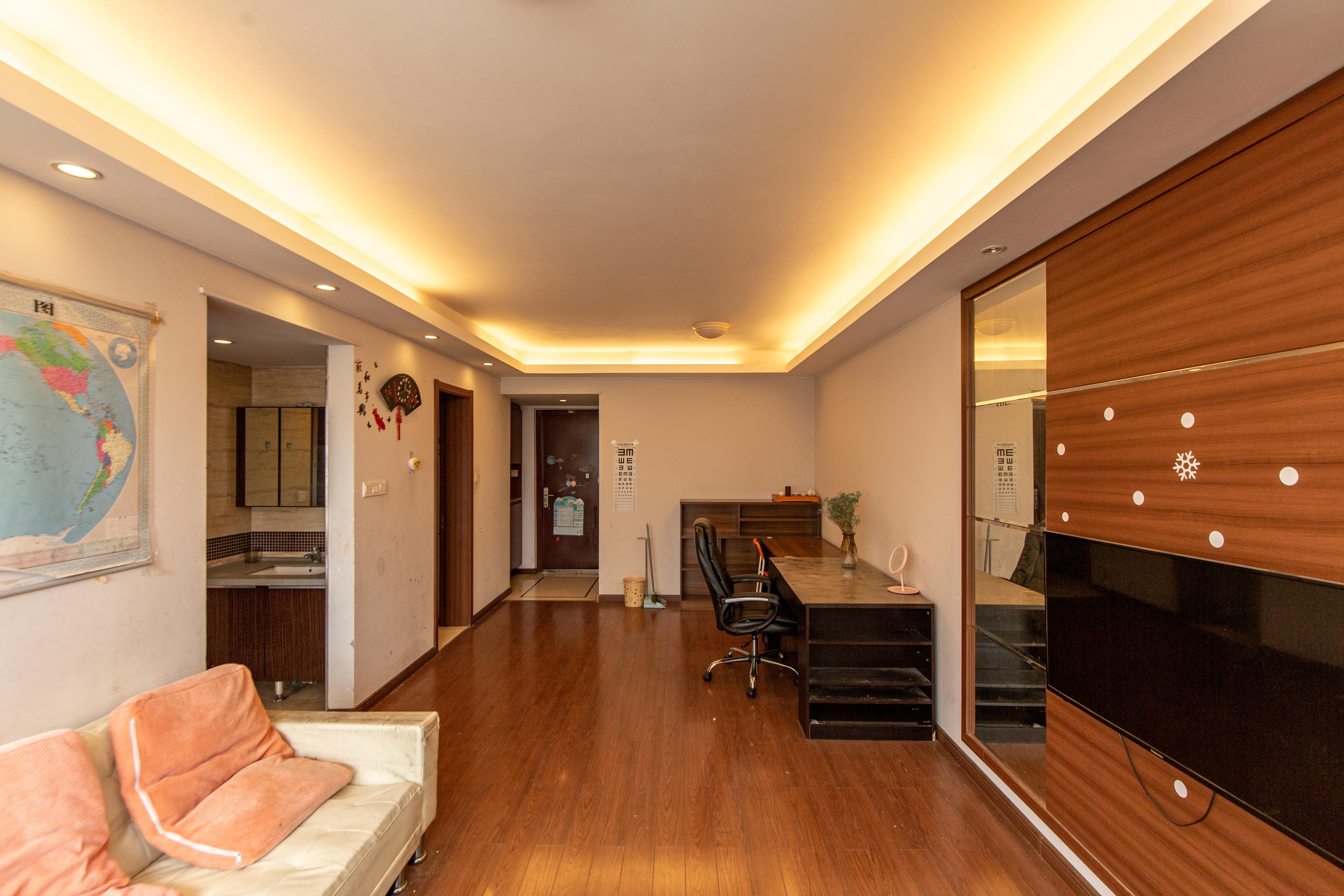 万科金域华府三四期 2室2厅1卫 70.0万 万科金域华府三四期 2室2厅1卫 70.0万客厅