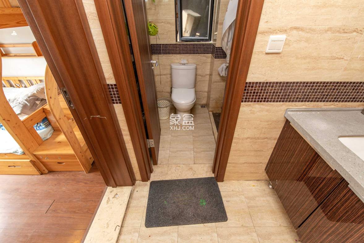 万科金域华府三四期 2室2厅1卫 70.0万 万科金域华府三四期 2室2厅1卫 70.0万卫生间