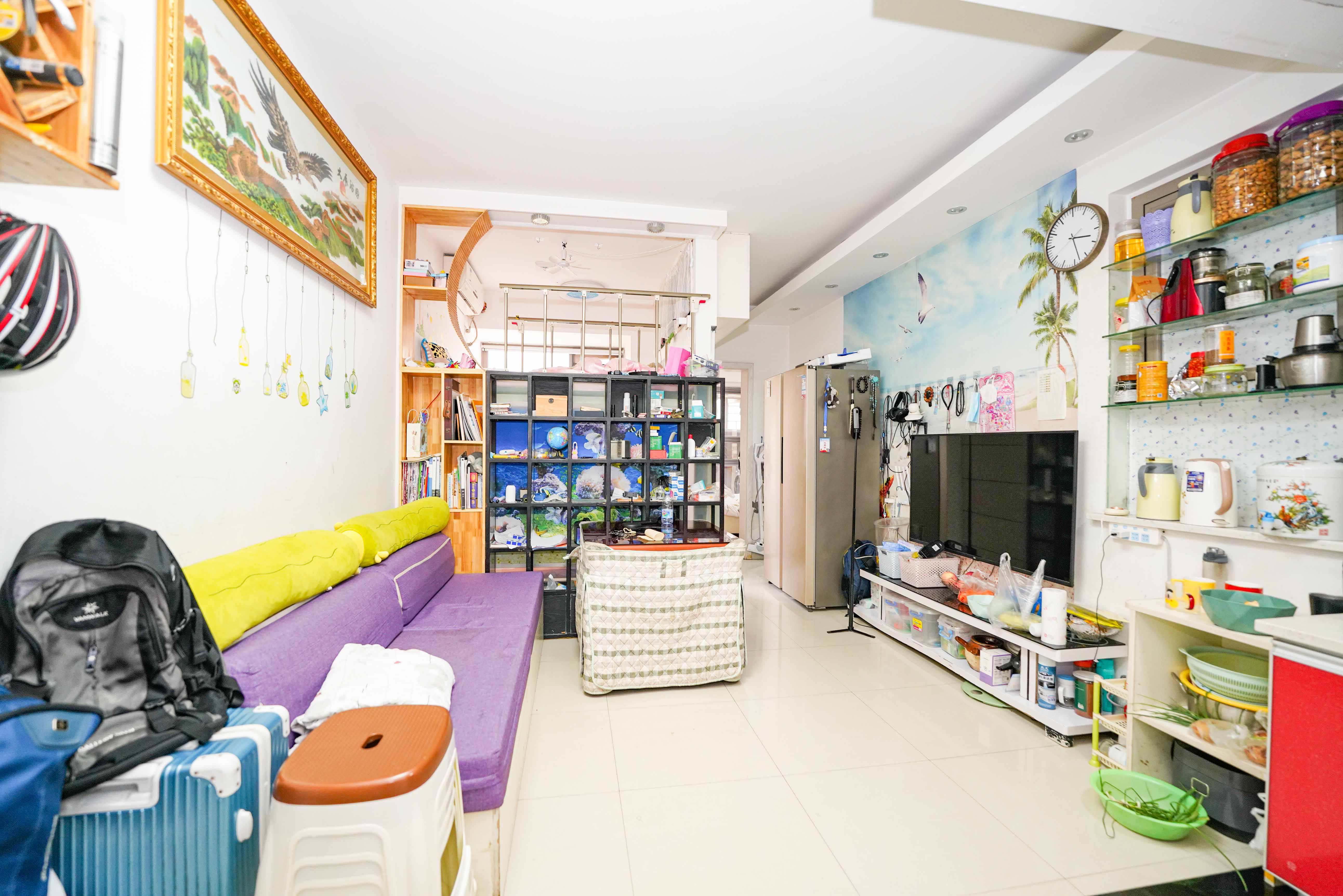 怡海星城  2室1厅1卫    30.0万客厅