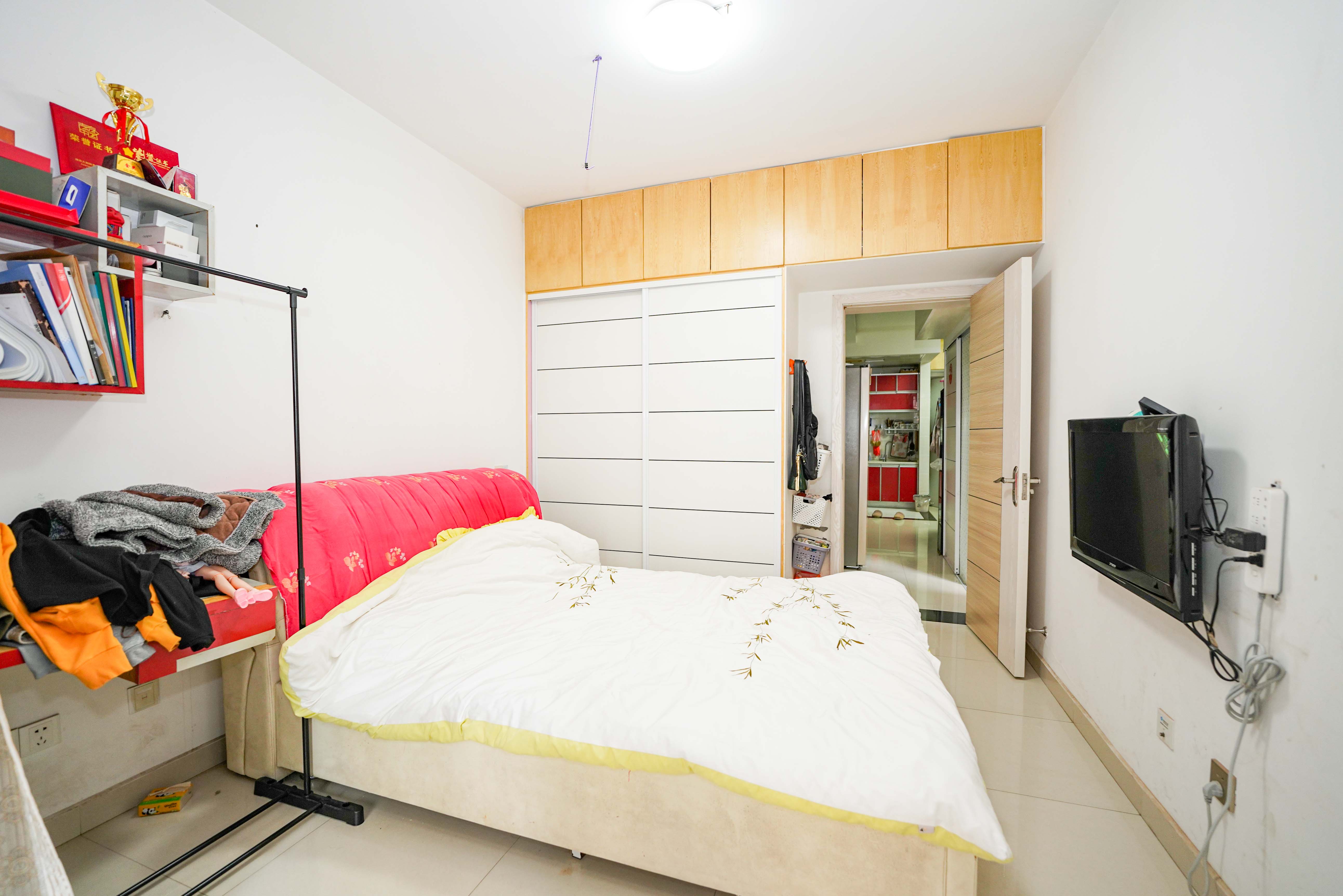 怡海星城  2室1厅1卫    30.0万卧室