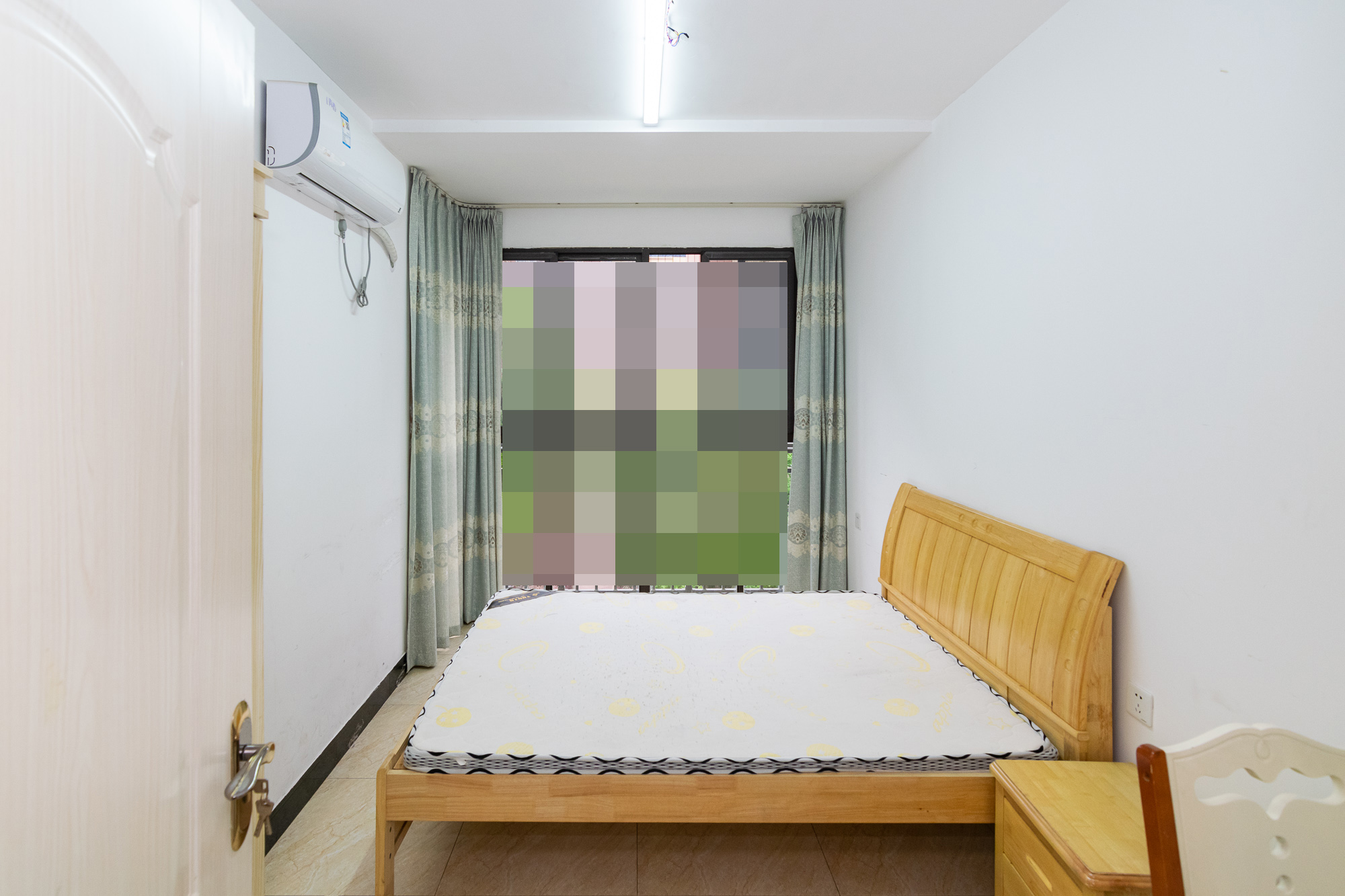 新城国际花都  3室2厅2卫   96.00万卧室