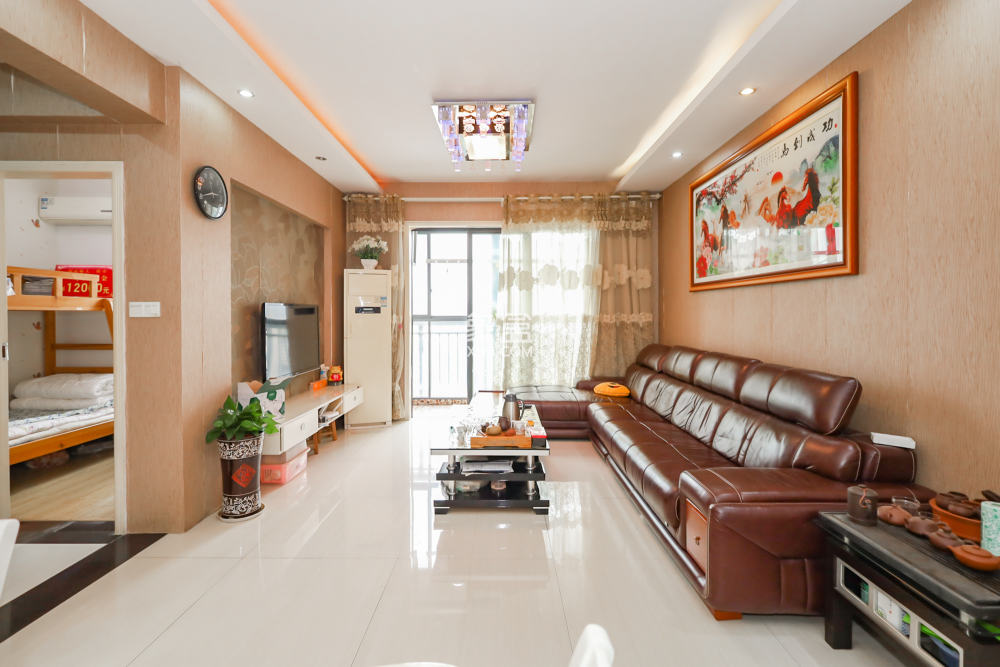 莱茵城 3室2厅1卫 95.78万