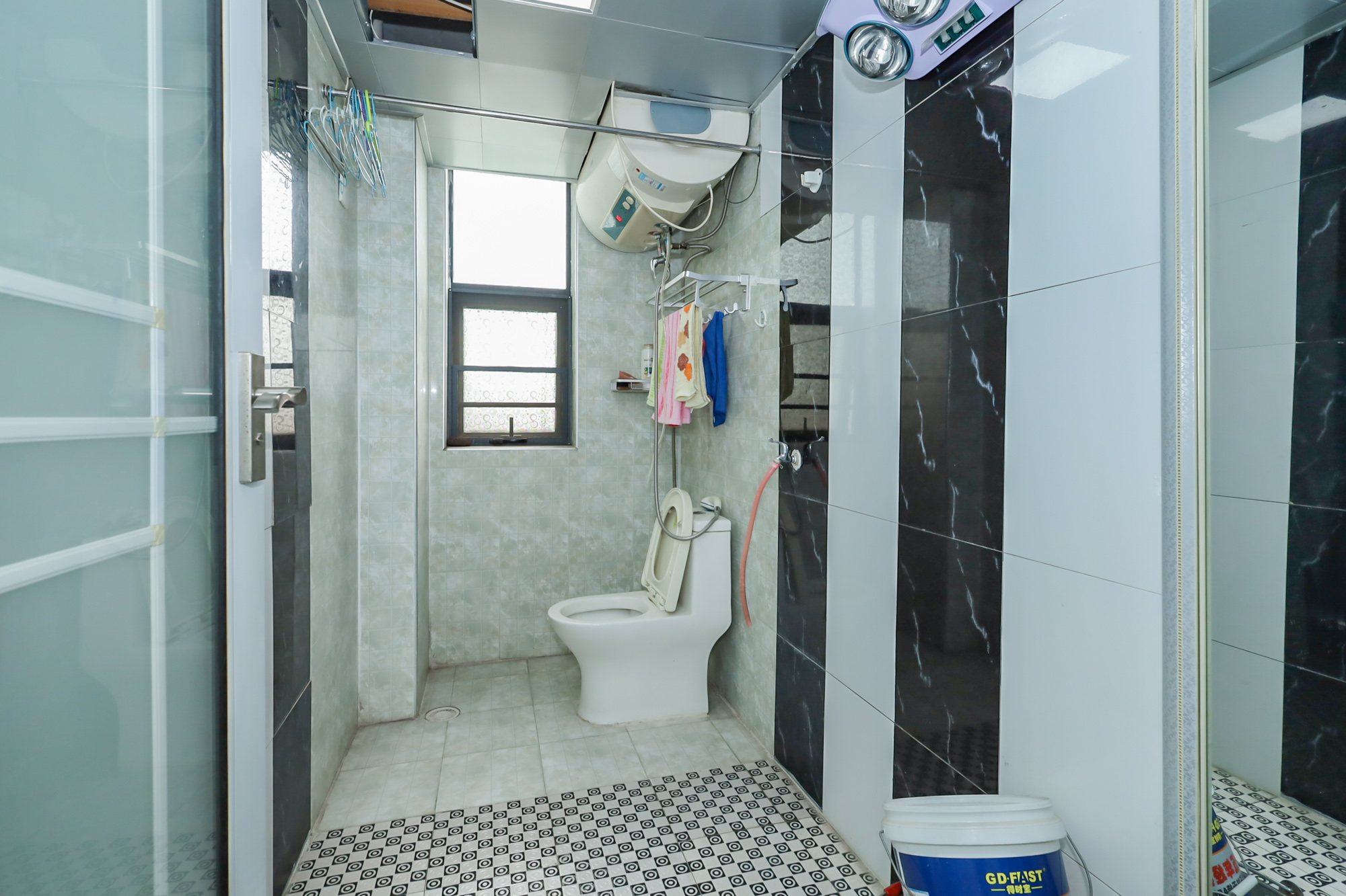 莱茵城  3室2厅1卫    95.78万卫生间