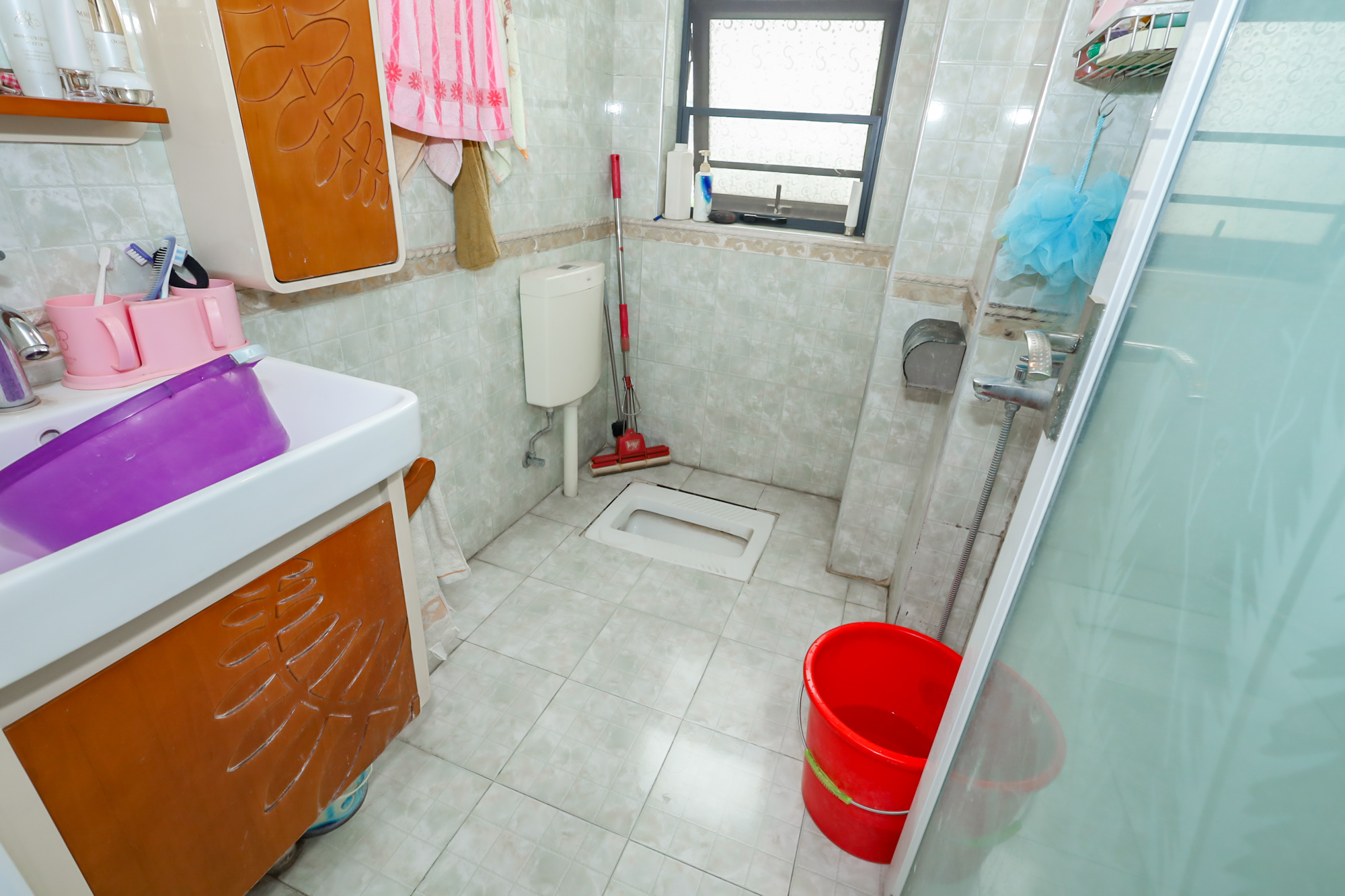 莱茵城  3室2厅1卫    95.78万卫生间