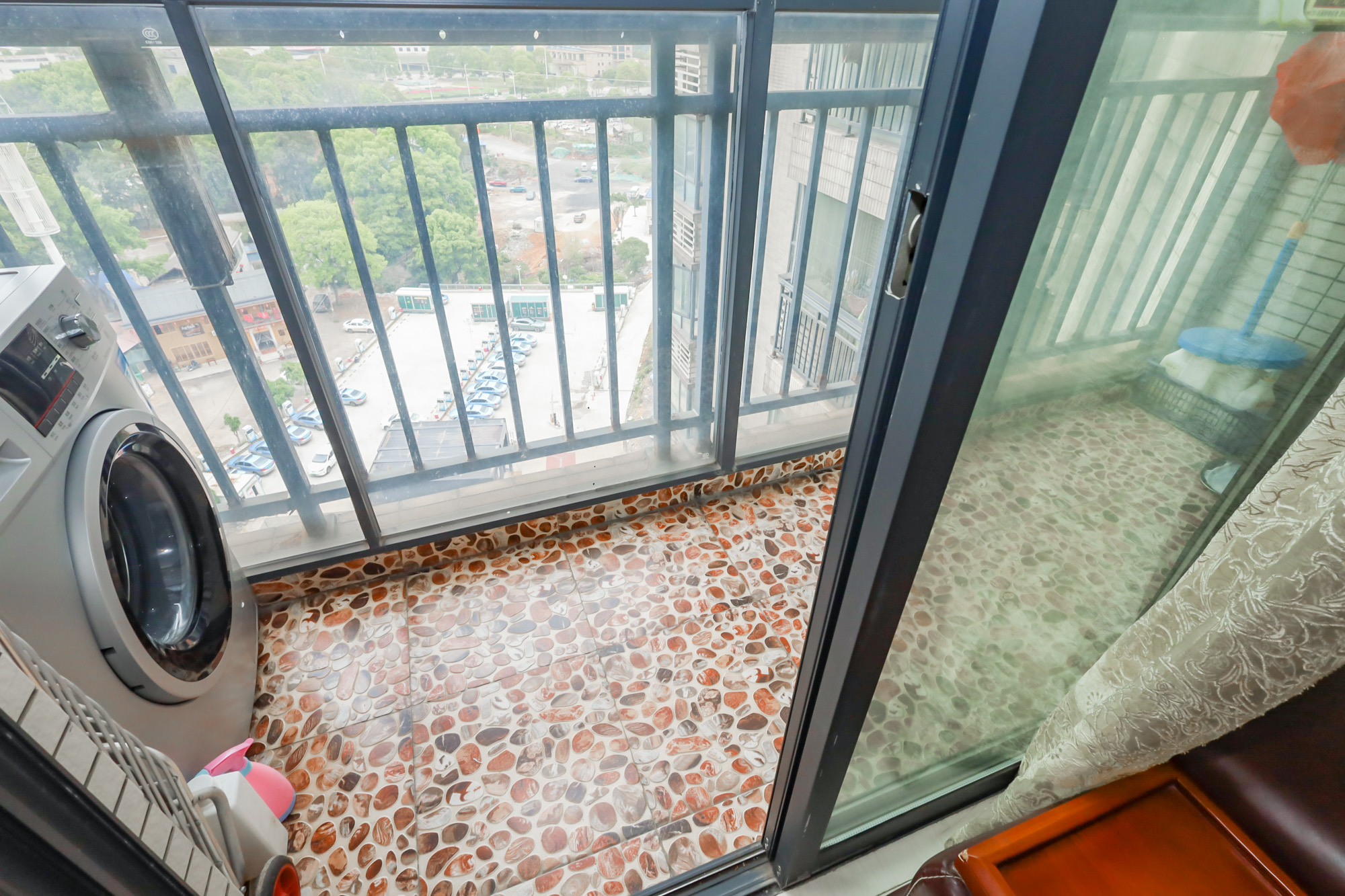 莱茵城  3室2厅1卫    95.78万阳台