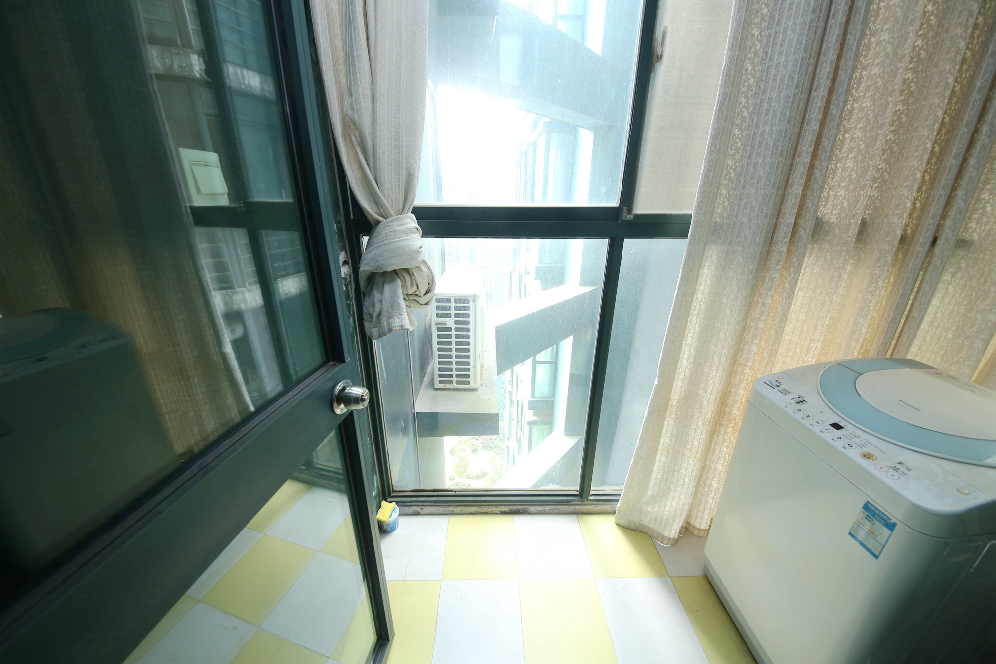 华盛新外滩  3室2厅2卫    165.0万阳台