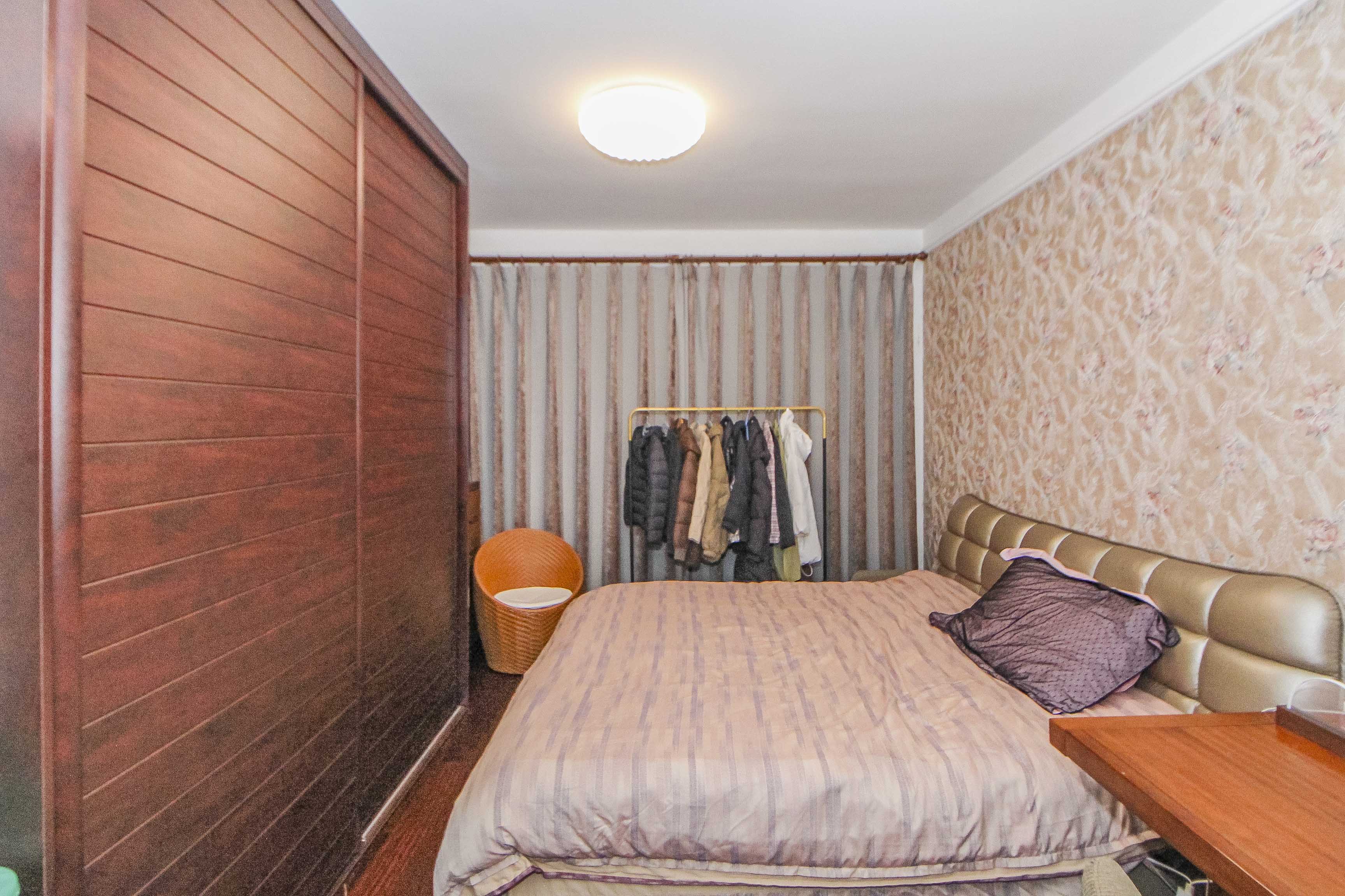 中海国际三期  4室2厅2卫    138.0万卧室