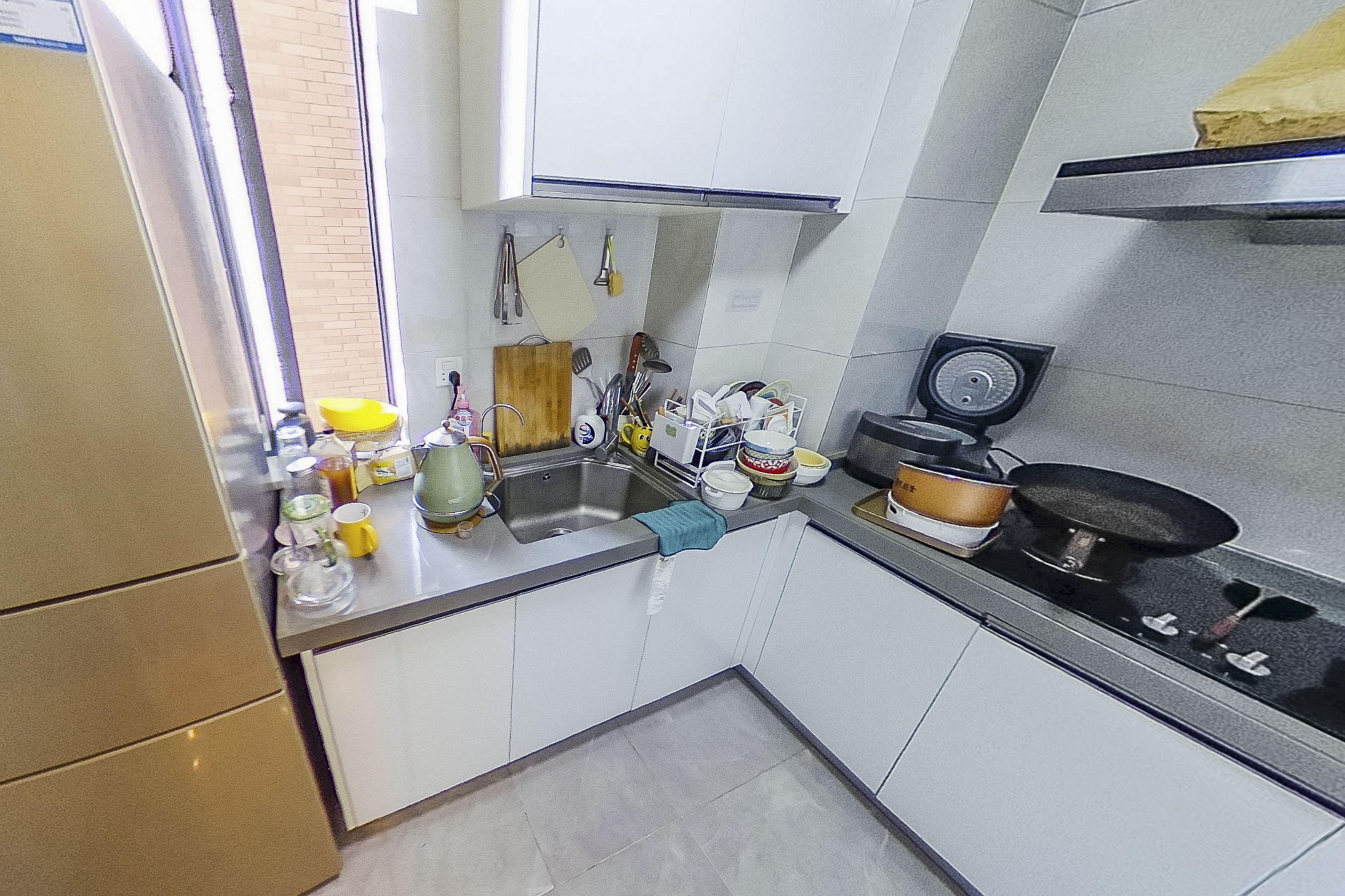 九龙领仕汇 1室2厅1卫 26.8万 九龙领仕汇 1室2厅1卫 26.8万厨房