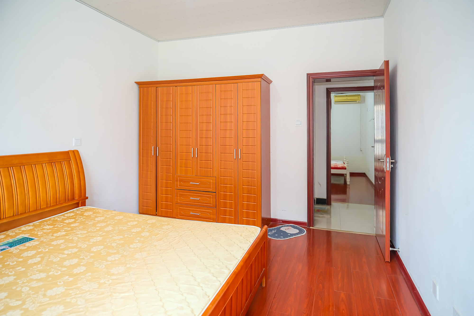 山水湾 3室2厅1卫 45.8万 山水湾 3室2厅1卫 45.8万卧室