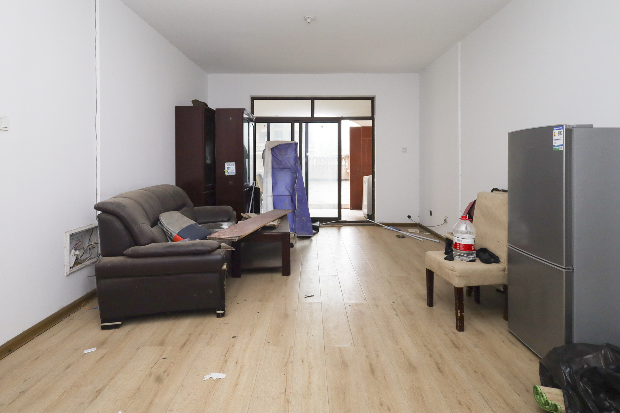 阳光丽城二期 4室2厅2卫 260.0万 阳光丽城二期 4室2厅2卫 260.0万客厅