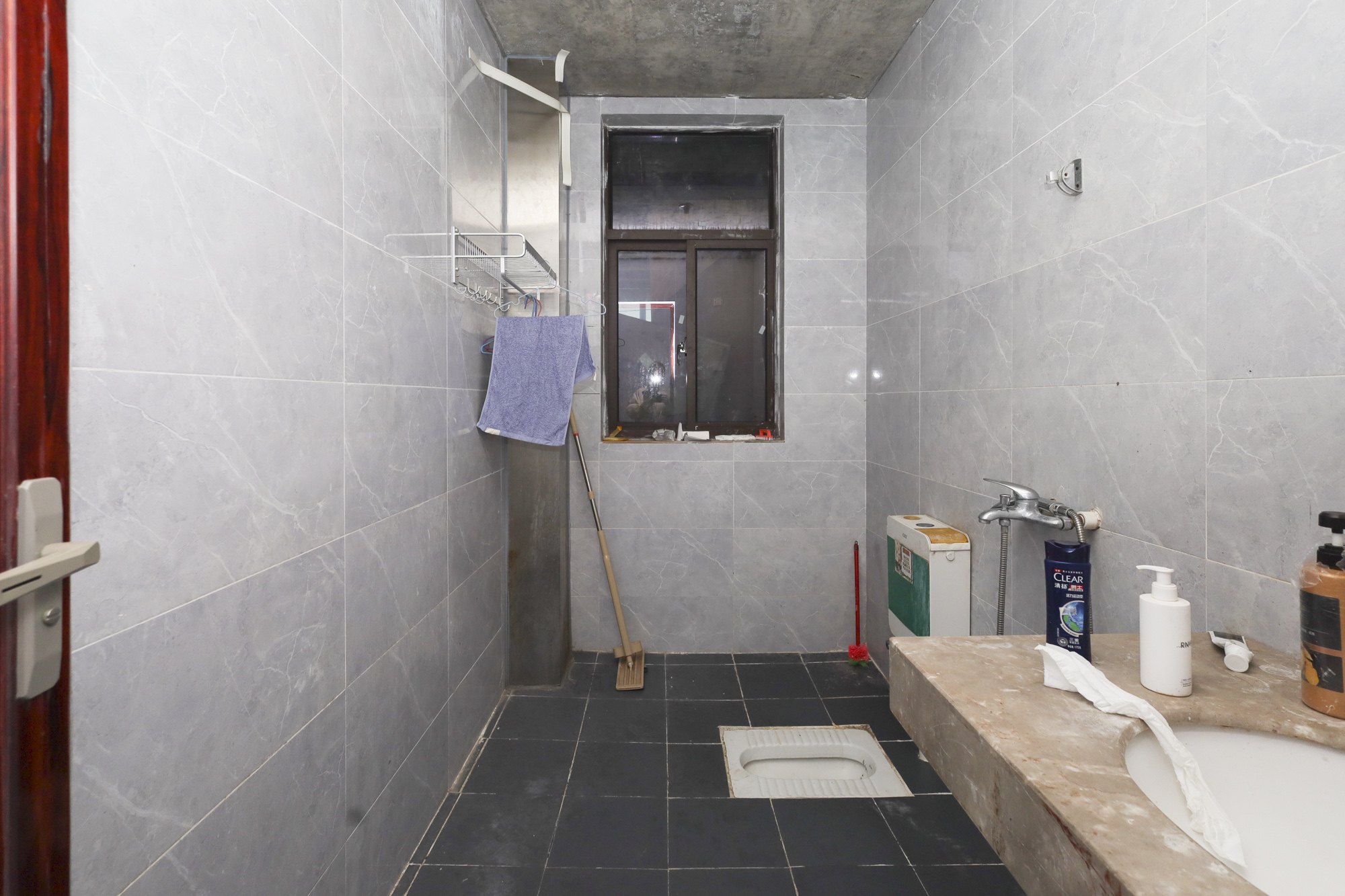 阳光丽城二期 4室2厅2卫 260.0万 阳光丽城二期 4室2厅2卫 260.0万卫生间