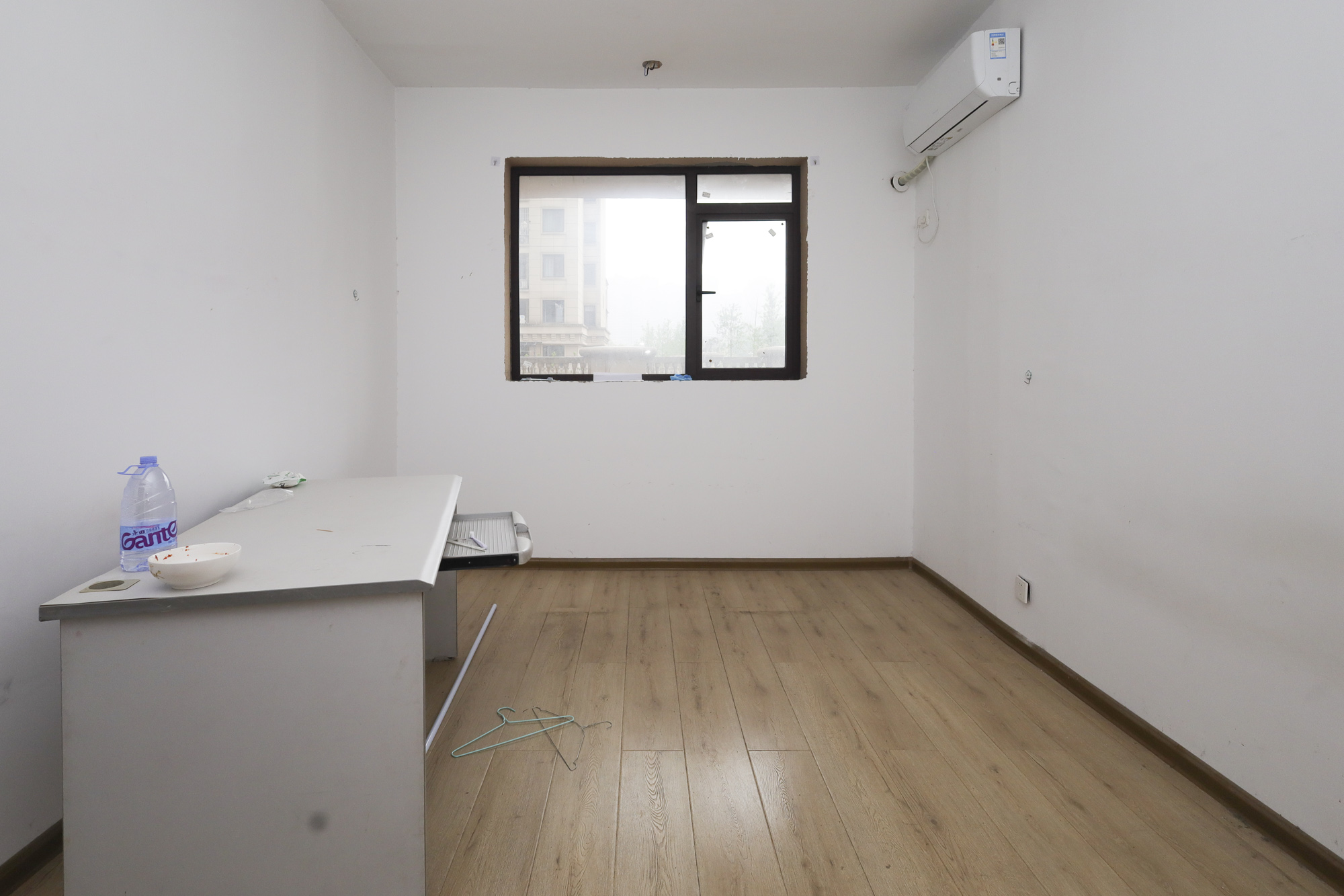 阳光丽城二期 4室2厅2卫 260.0万 阳光丽城二期 4室2厅2卫 260.0万卧室