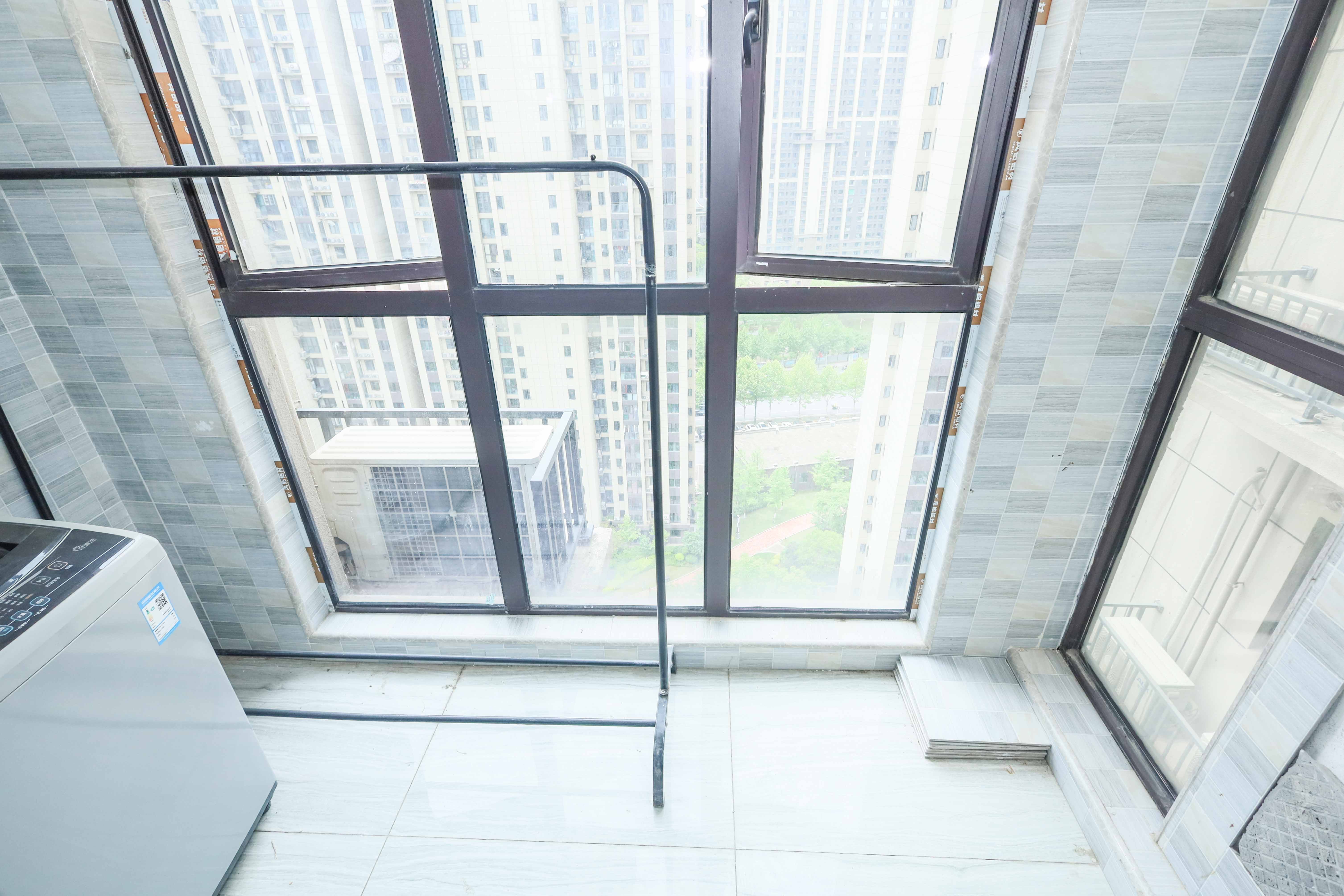 中国铁建梅溪青秀二期  4室2厅2卫    202.0万阳台