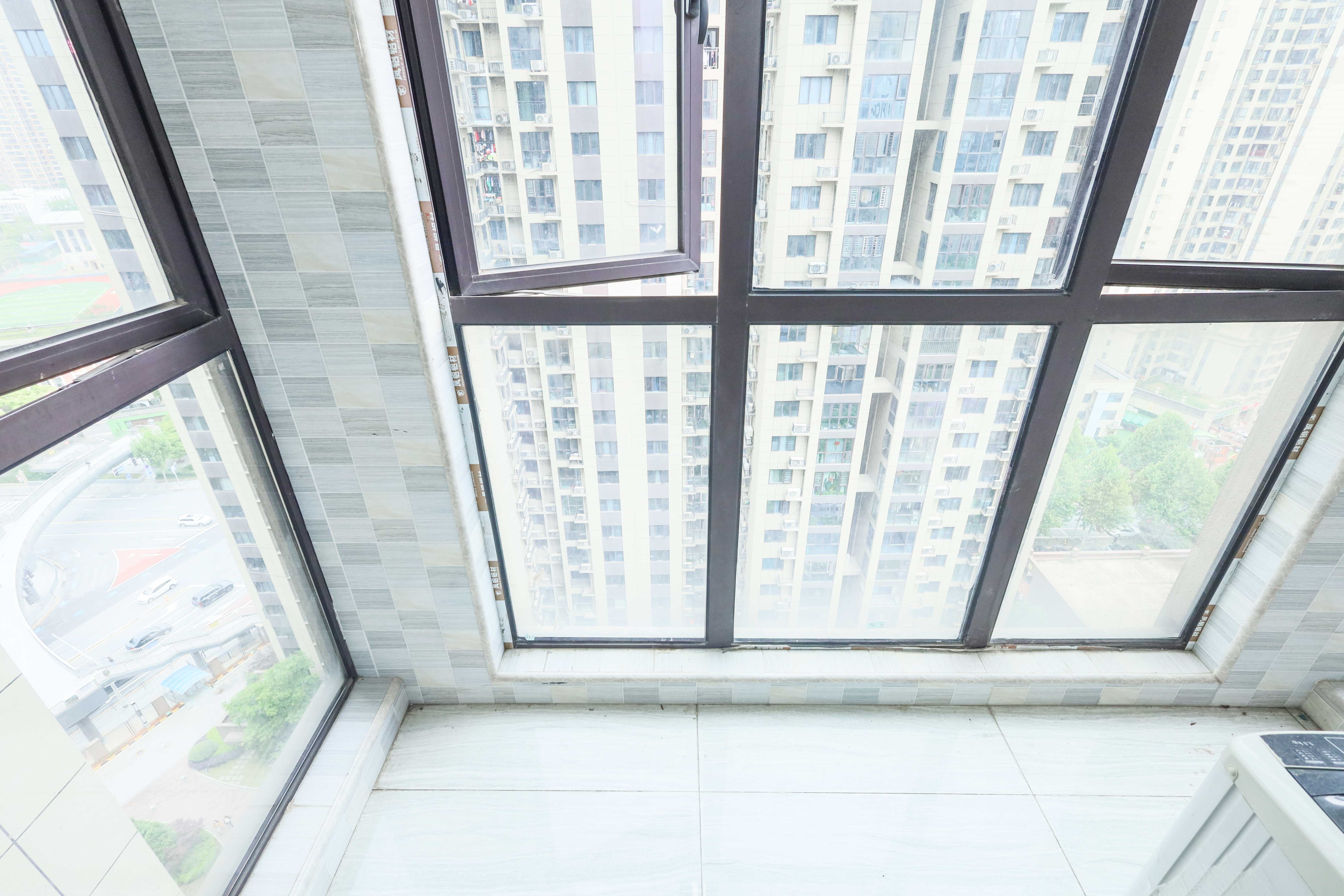中国铁建梅溪青秀二期  4室2厅2卫    202.0万阳台