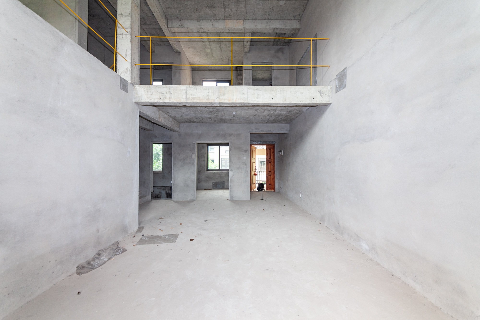 龙湖璟宸原著(龙湖紫宸) 6室2厅3卫 195.00万 龙湖璟宸原著(龙湖紫宸) 6室2厅3卫 195.00万客厅