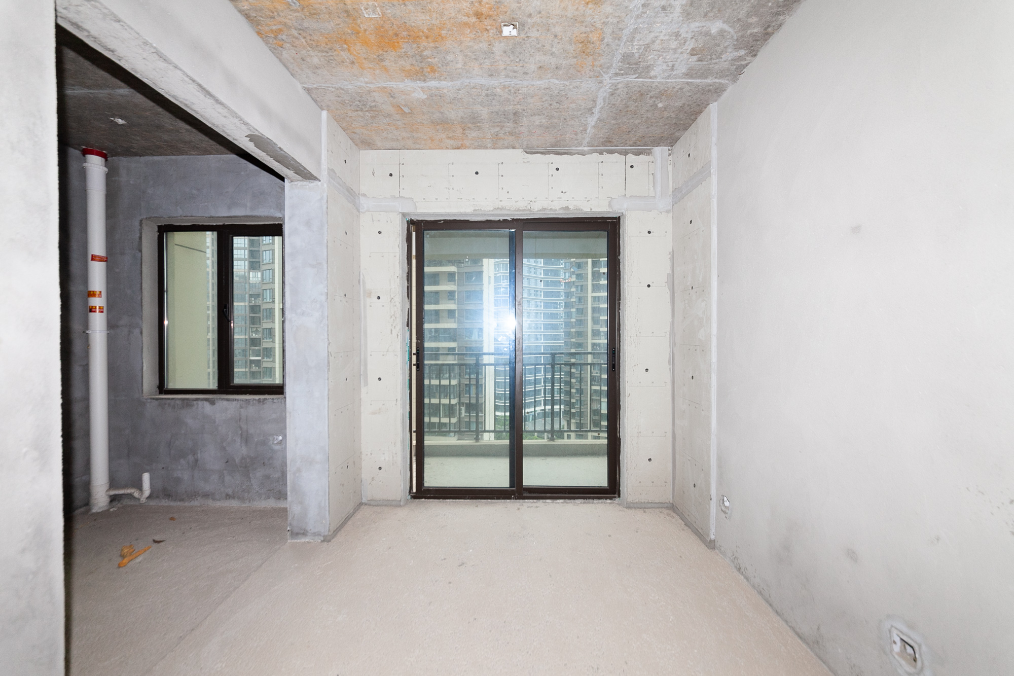 长燃润和天地(长润小区印湘江) 5室2厅2卫 176.0万 长燃润和天地(长润小区印湘江) 5室2厅2卫 176.0万客厅