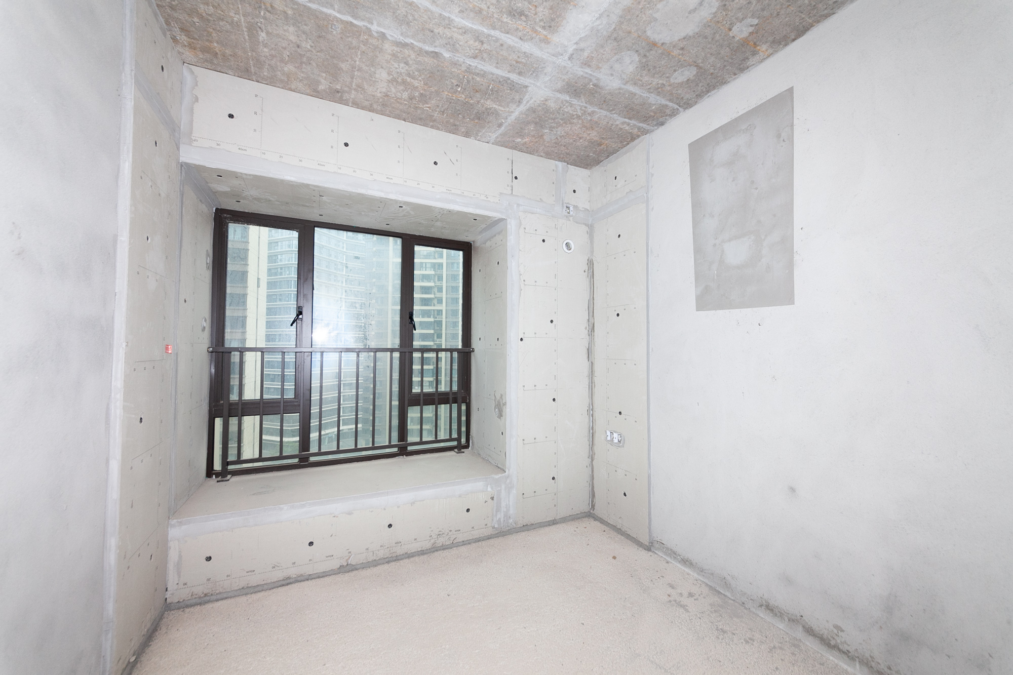 长燃润和天地(长润小区印湘江) 5室2厅2卫 176.0万 长燃润和天地(长润小区印湘江) 5室2厅2卫 176.0万卧室