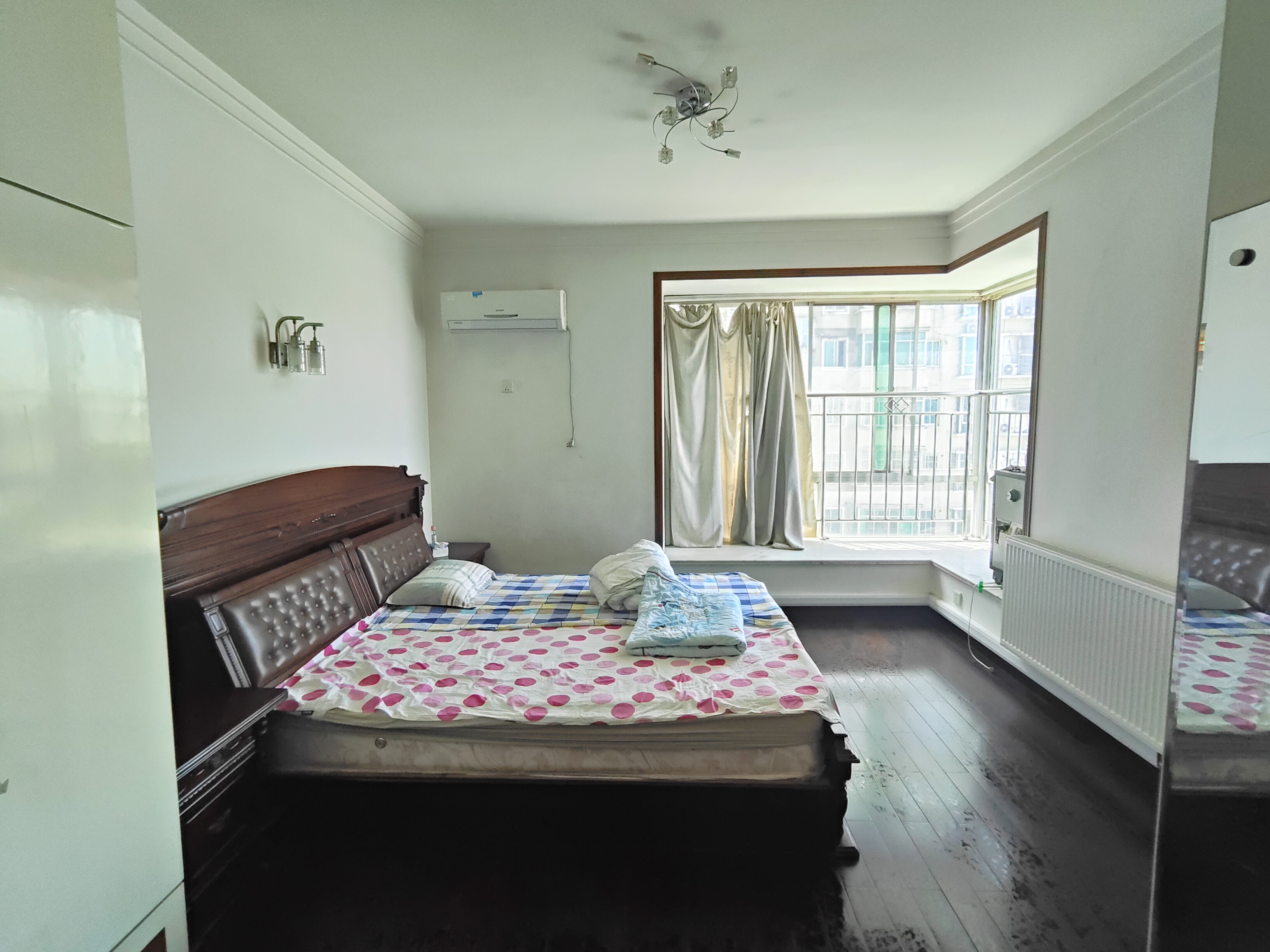 四季花园  4室2厅2卫   112.00万 四季花园  4室2厅2卫   112.00万室内图