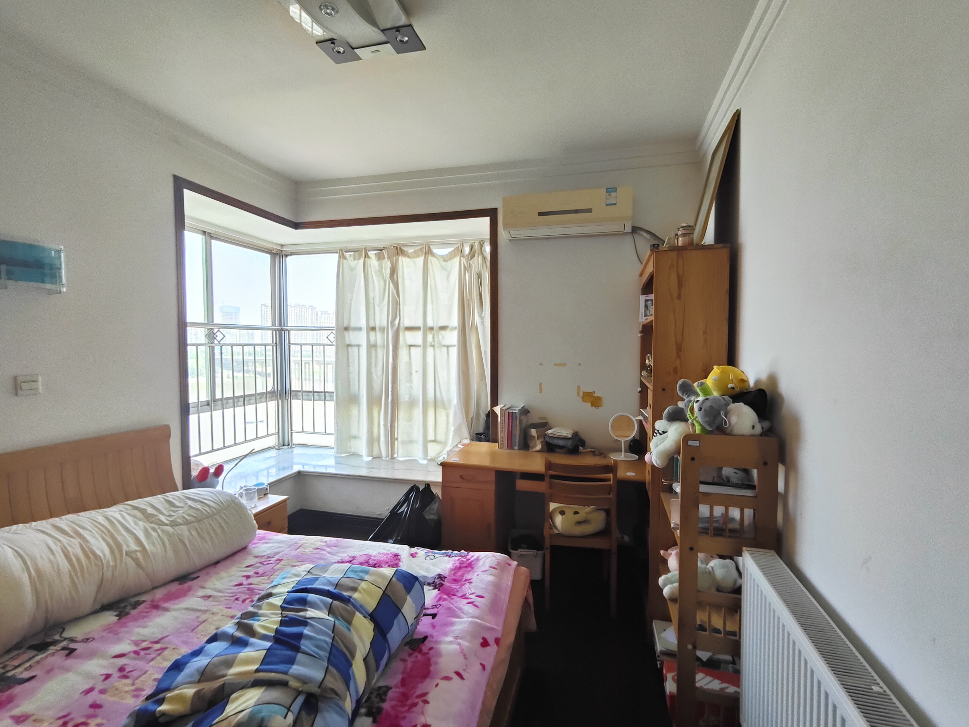 四季花园  4室2厅2卫   112.00万 四季花园  4室2厅2卫   112.00万室内图