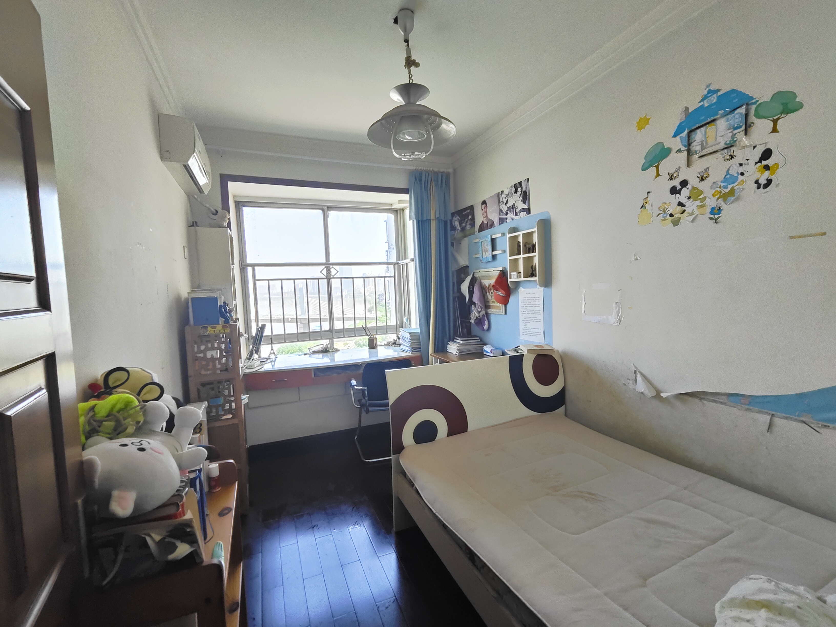 四季花园  4室2厅2卫   112.00万 四季花园  4室2厅2卫   112.00万室内图