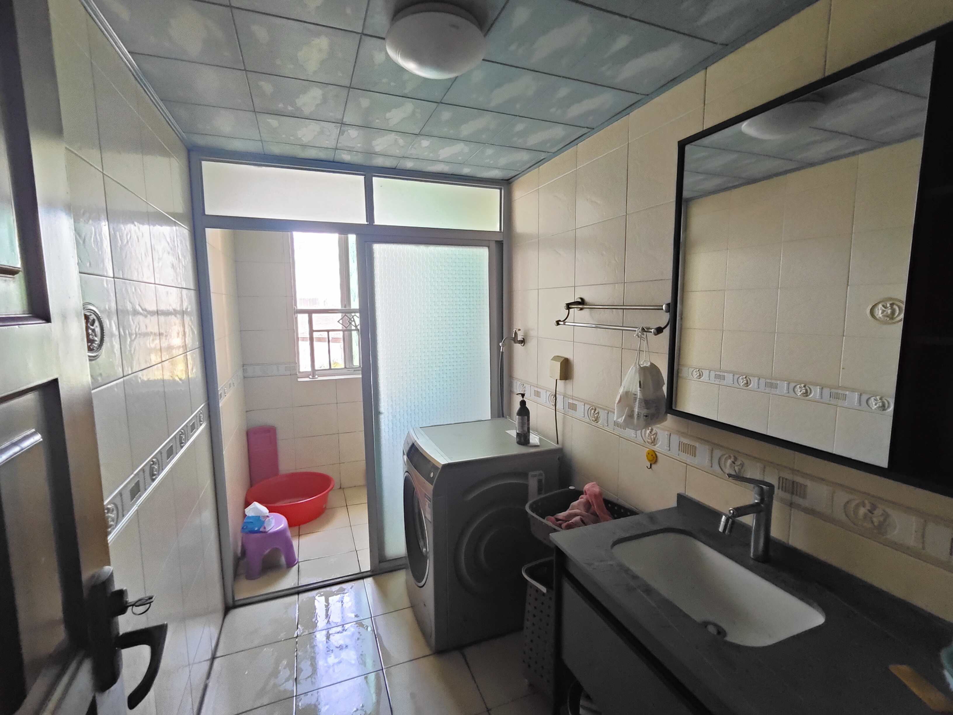 四季花园  4室2厅2卫   112.00万 四季花园  4室2厅2卫   112.00万室内图