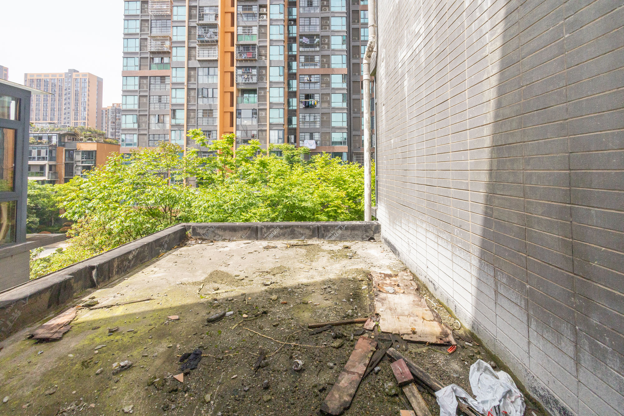 海伦春天  6室3厅3卫   190.00万其他