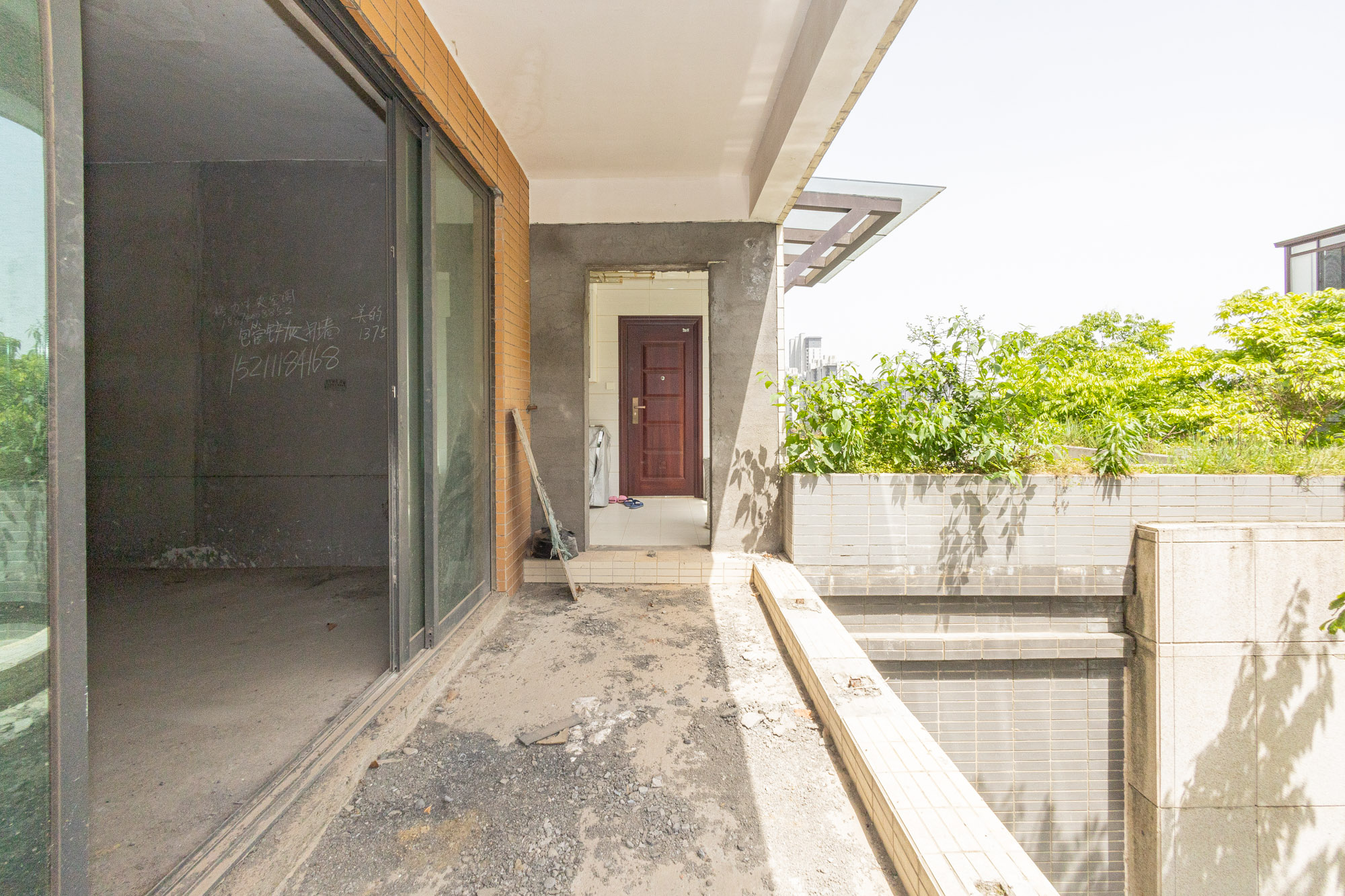 海伦春天  6室3厅3卫   190.00万阳台