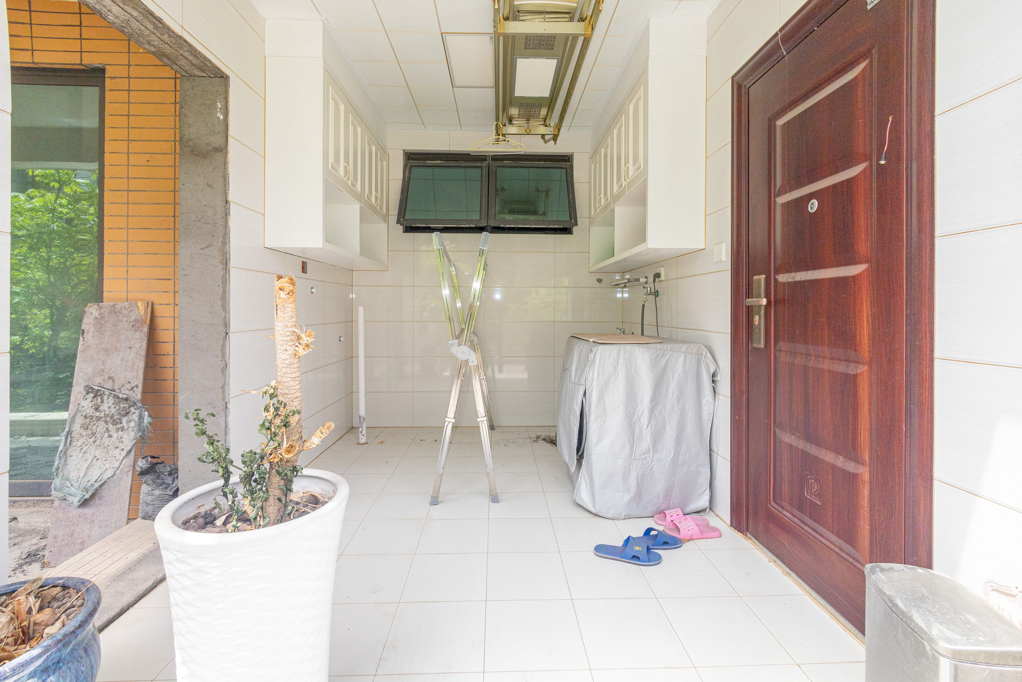 海伦春天  6室3厅3卫   190.00万阳台