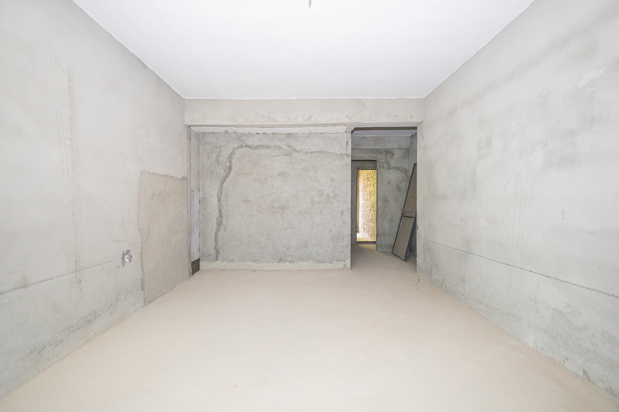 海伦春天  6室3厅3卫   190.00万卧室