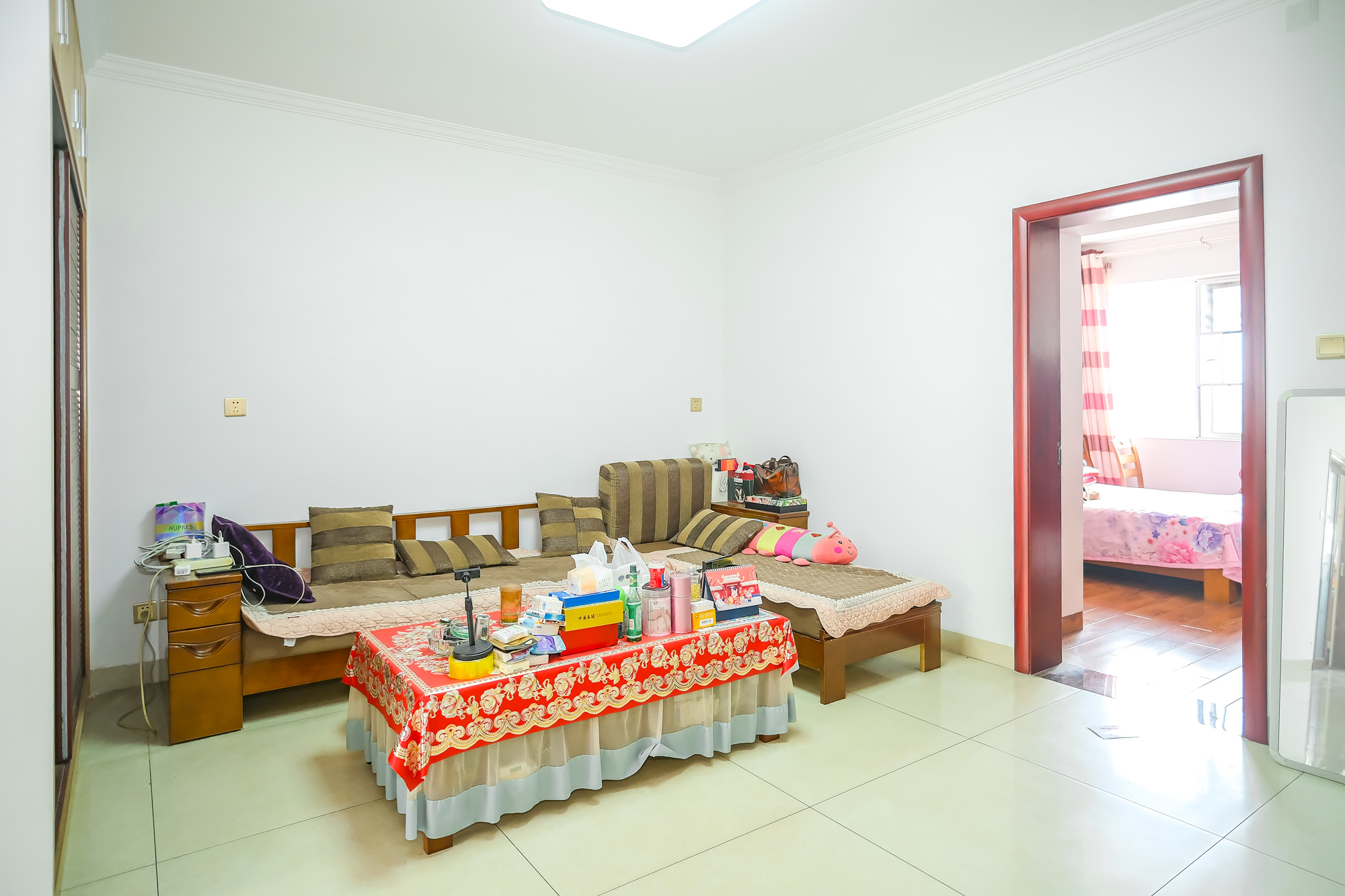 恒广国际物流园  2室2厅1卫   42.60万 恒广国际物流园  2室2厅1卫   42.60万客厅