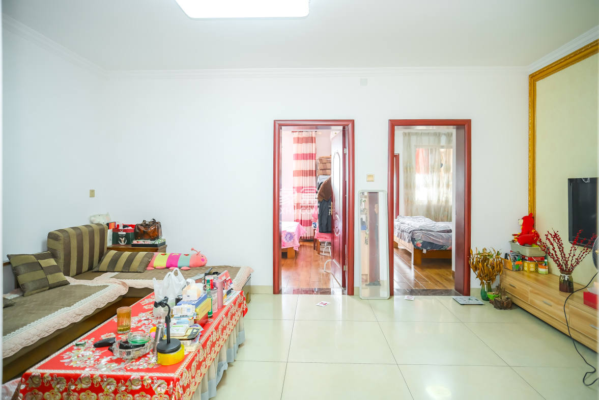 恒广国际物流园  2室2厅1卫   42.60万 恒广国际物流园  2室2厅1卫   42.60万客厅