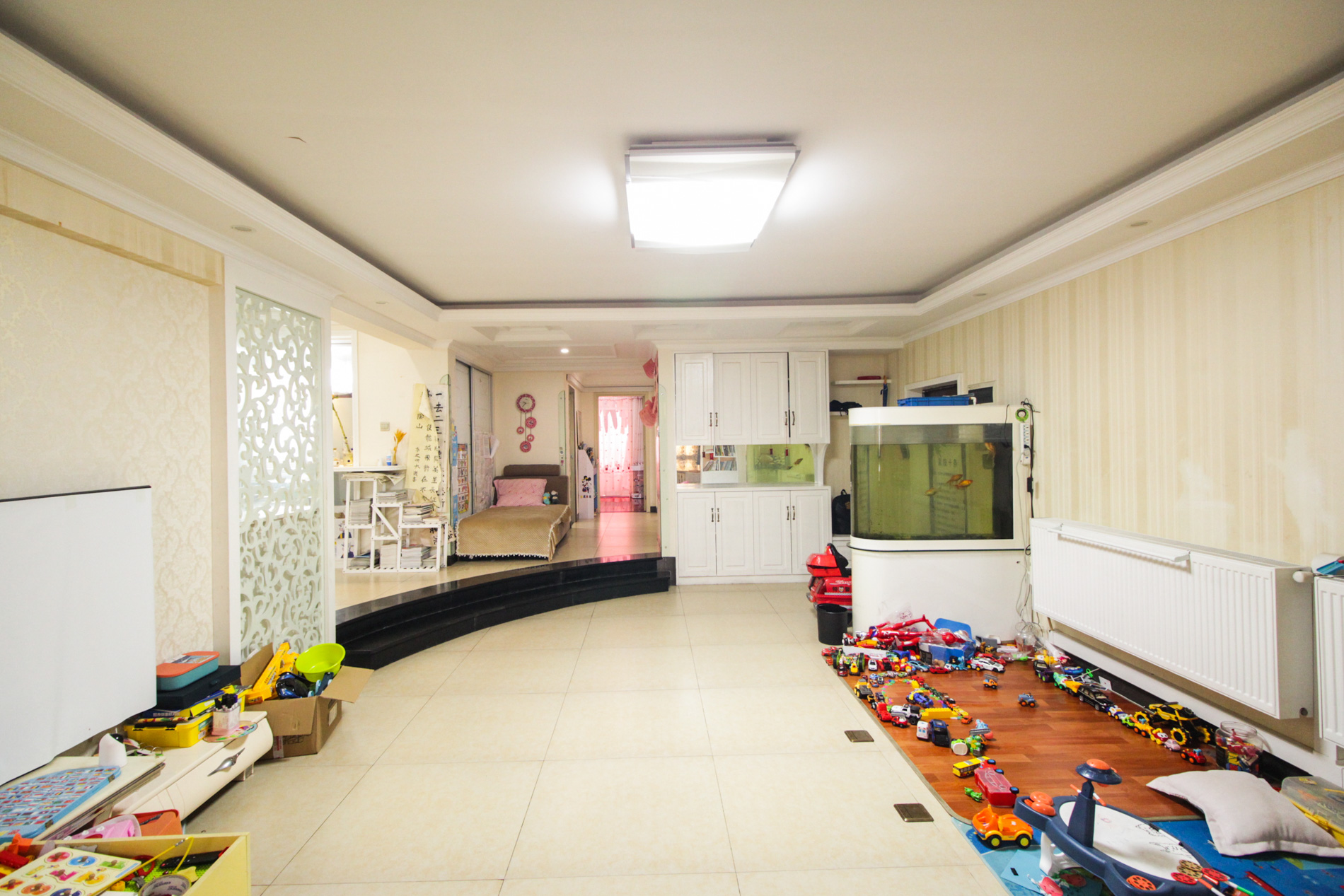 中建桂苑  3室2厅2卫   110.00万客厅