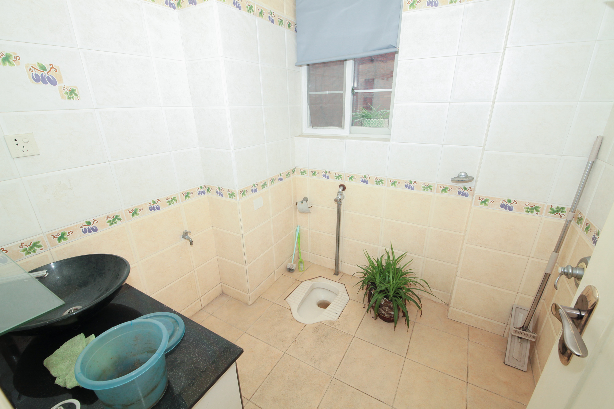 山水芙蓉国际新城 5室2厅1卫 378.00万 山水芙蓉国际新城 5室2厅1卫 378.00万卫生间