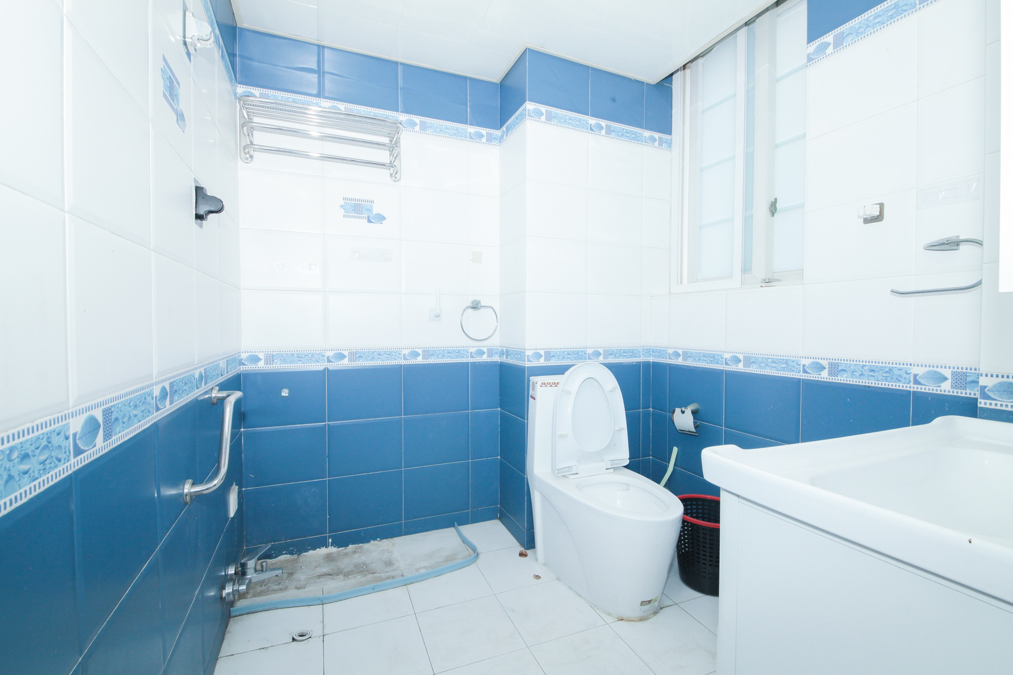 山水芙蓉国际新城 5室2厅1卫 378.00万 山水芙蓉国际新城 5室2厅1卫 378.00万卫生间