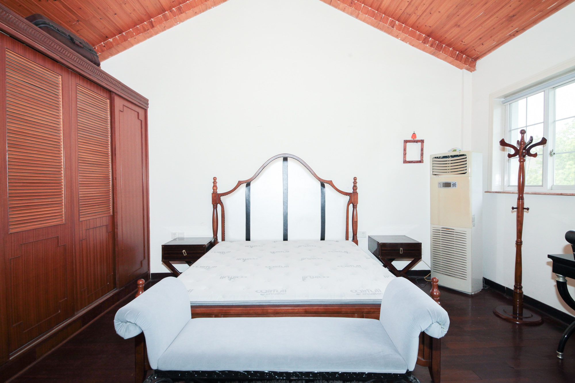 山水芙蓉国际新城 5室2厅1卫 378.00万 山水芙蓉国际新城 5室2厅1卫 378.00万卧室