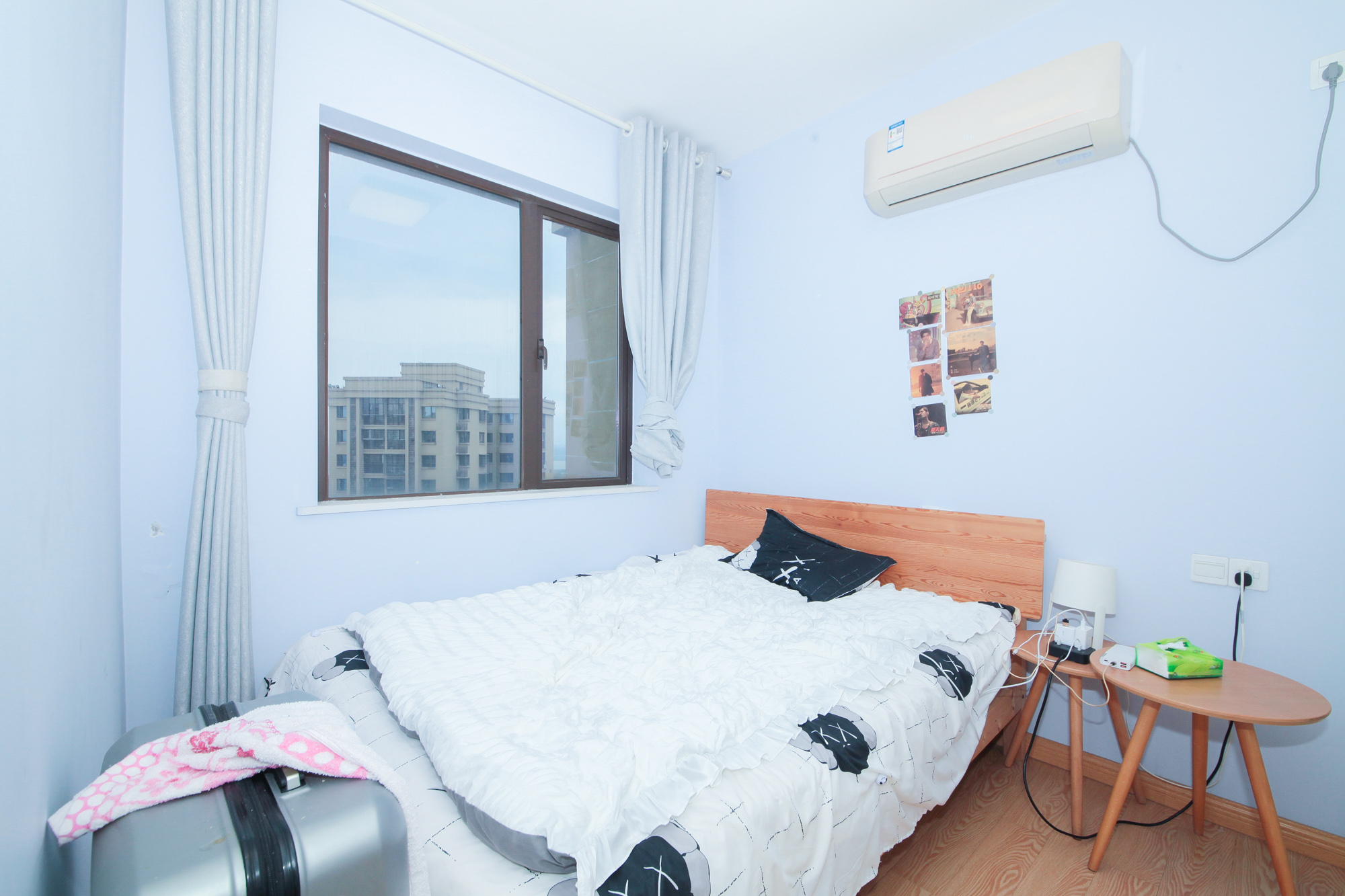 华润置地广场一期 3室2厅1卫 82.00万 华润置地广场一期 3室2厅1卫 82.00万卧室