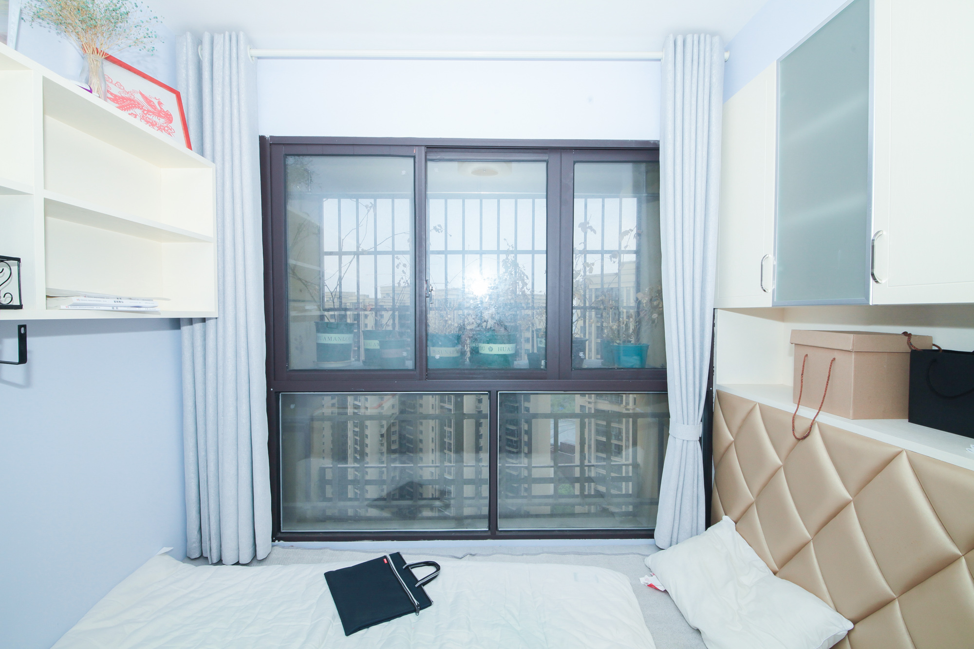 华润置地广场一期 3室2厅1卫 82.00万 华润置地广场一期 3室2厅1卫 82.00万卧室