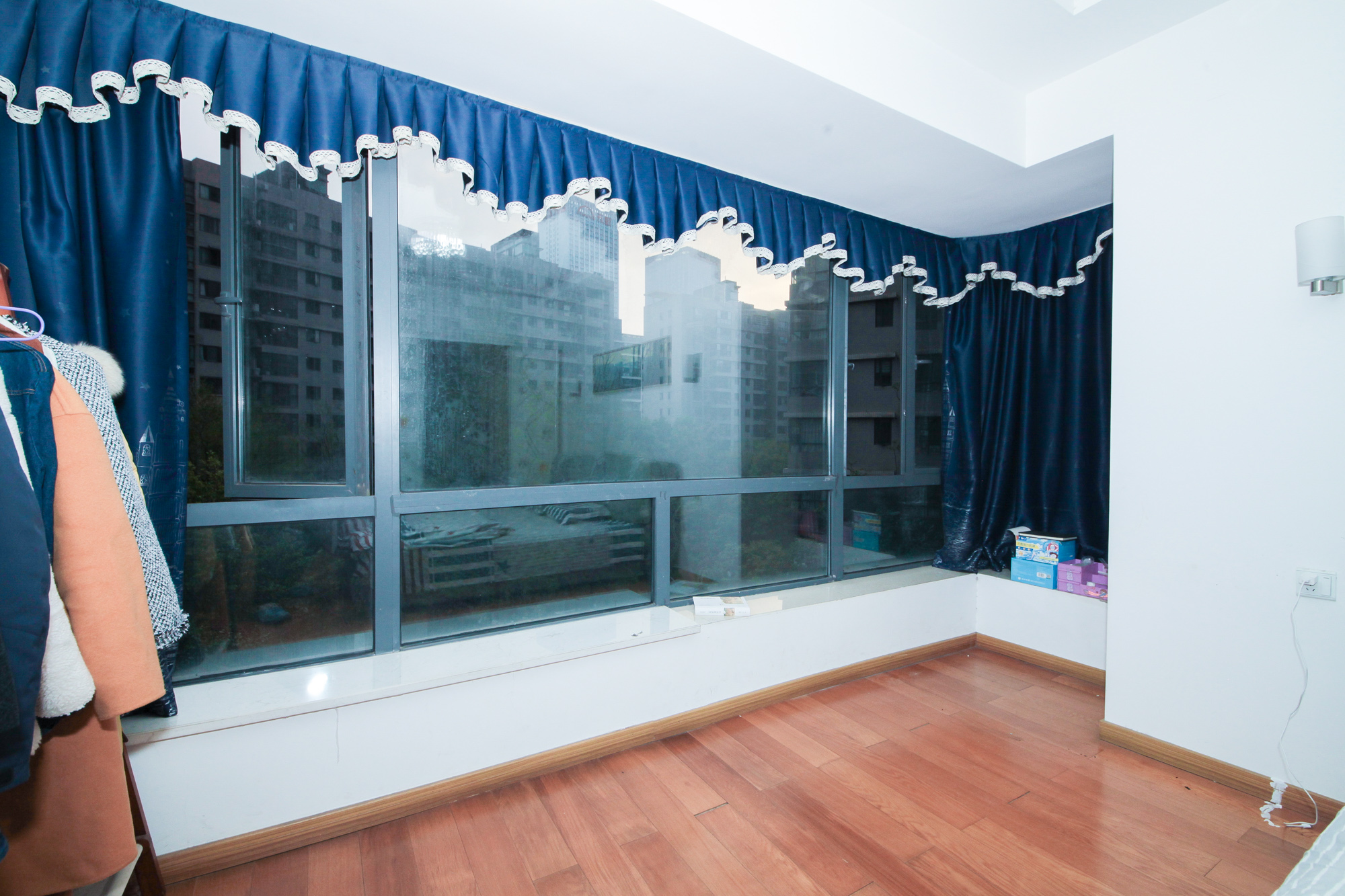 恒基凯旋门一二期 4室2厅2卫 150.00万 恒基凯旋门一二期 4室2厅2卫 150.00万卧室