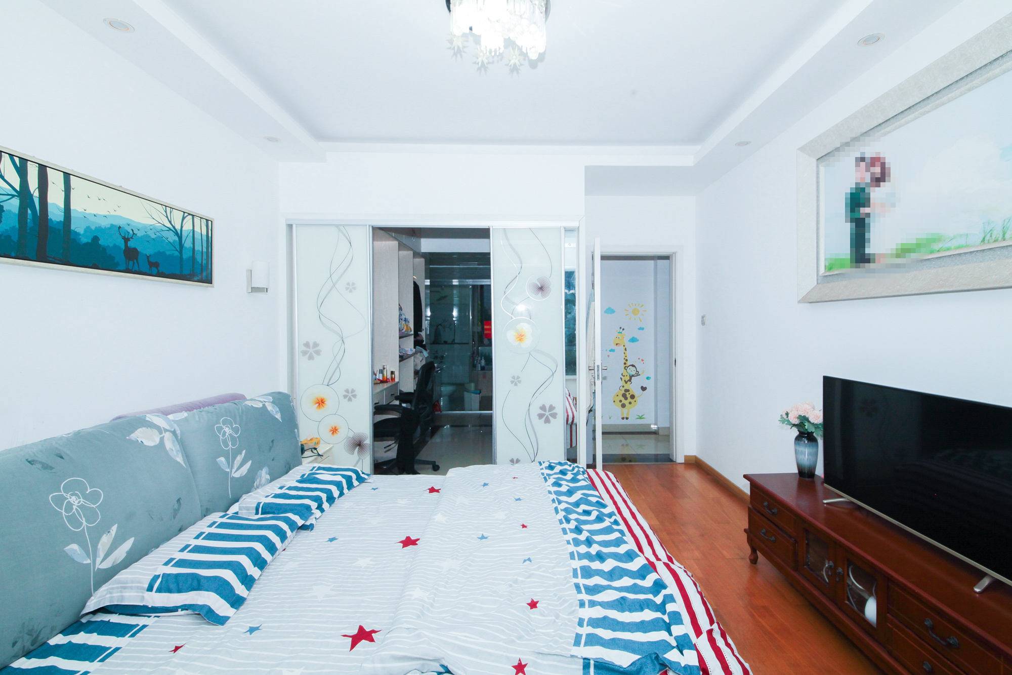 恒基凯旋门一二期 4室2厅2卫 150.00万 恒基凯旋门一二期 4室2厅2卫 150.00万卧室