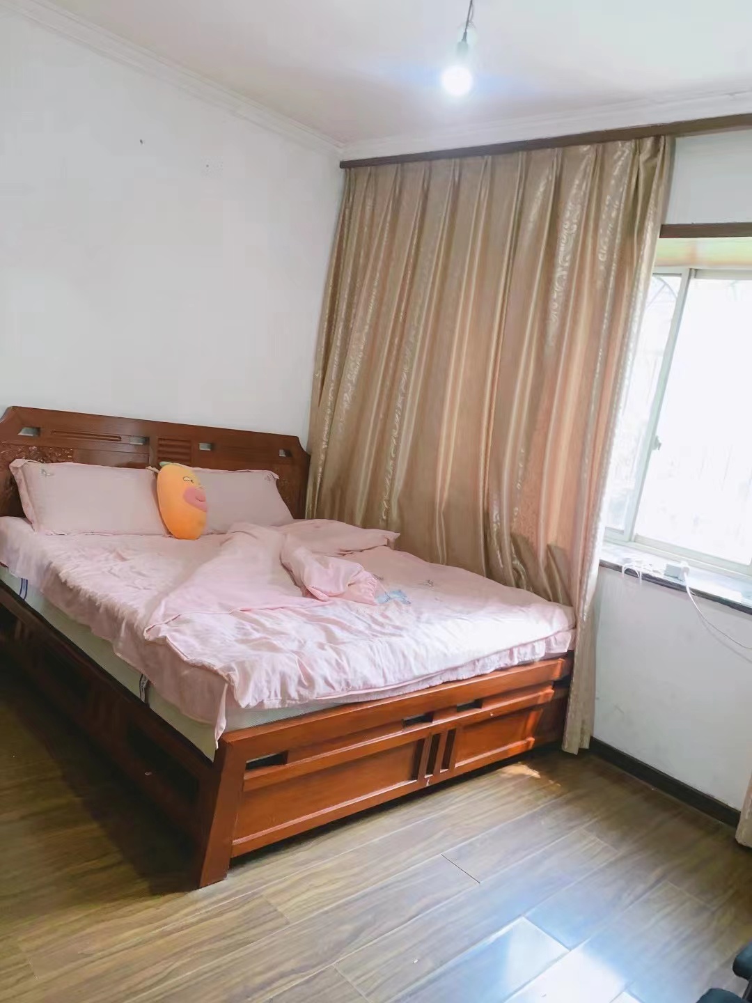 银海花园A区安乐村 3室2厅2卫 55.80万 银海花园A区安乐村 3室2厅2卫 55.80万客厅