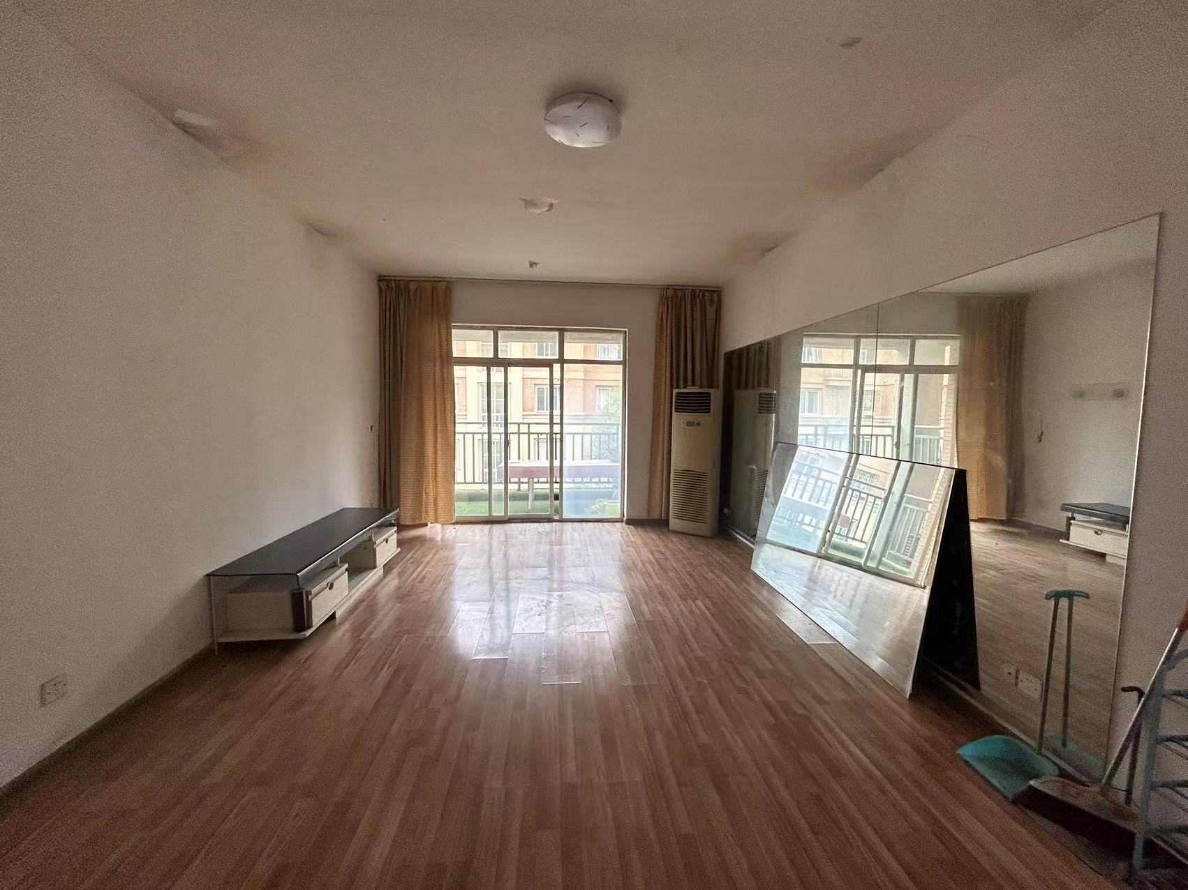 玫瑰名城丁香苑 3室2厅2卫 53.80万 玫瑰名城丁香苑 3室2厅2卫 53.80万室内图