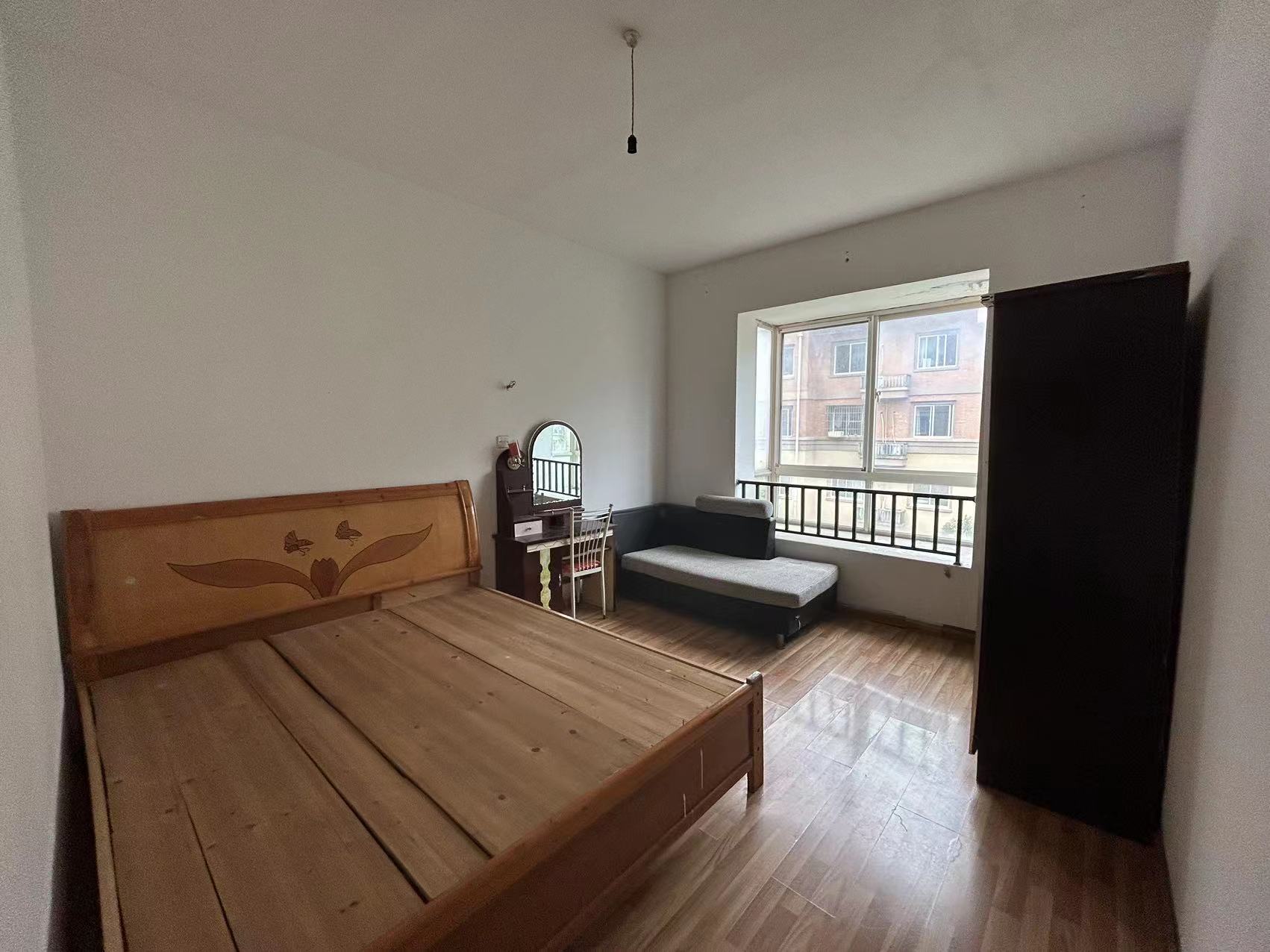 玫瑰名城丁香苑 3室2厅2卫 53.80万 玫瑰名城丁香苑 3室2厅2卫 53.80万室内图