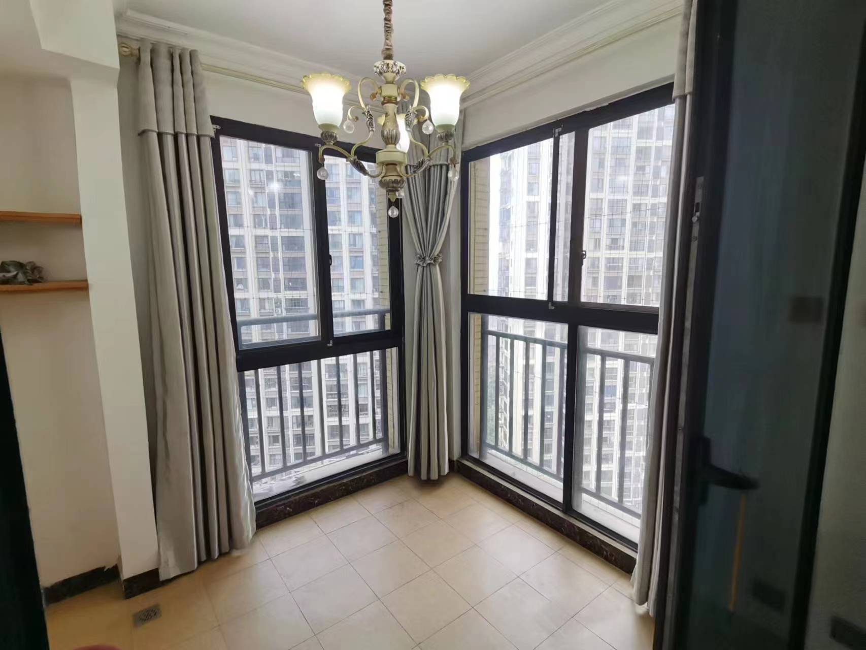 三一歌雅郡 3室2厅2卫 72.80万 三一歌雅郡 3室2厅2卫 72.80万室内图