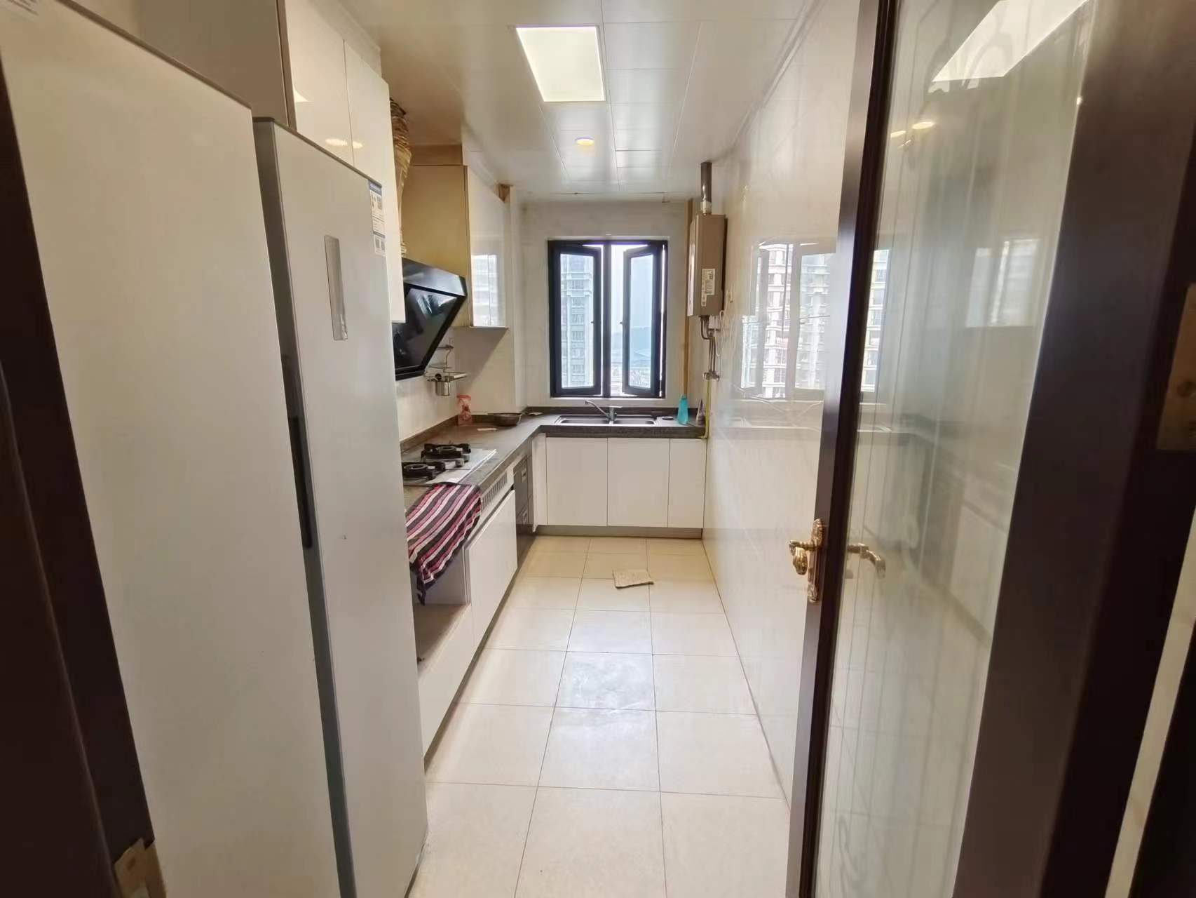 恒大华府  4室2厅2卫   99.80万 恒大华府  4室2厅2卫   99.80万室内图