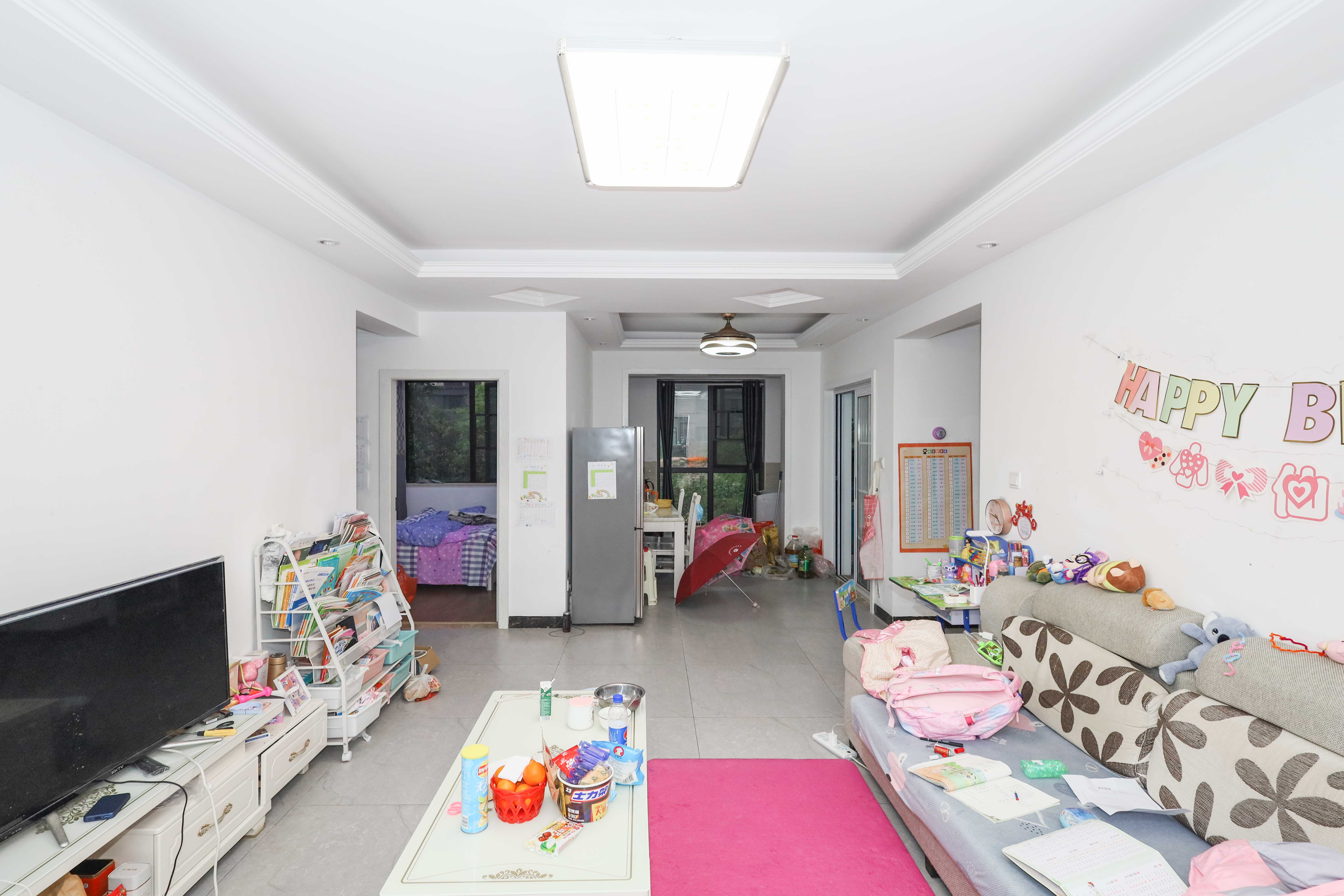 梅溪鑫苑名家  4室2厅2卫   167.00万客厅