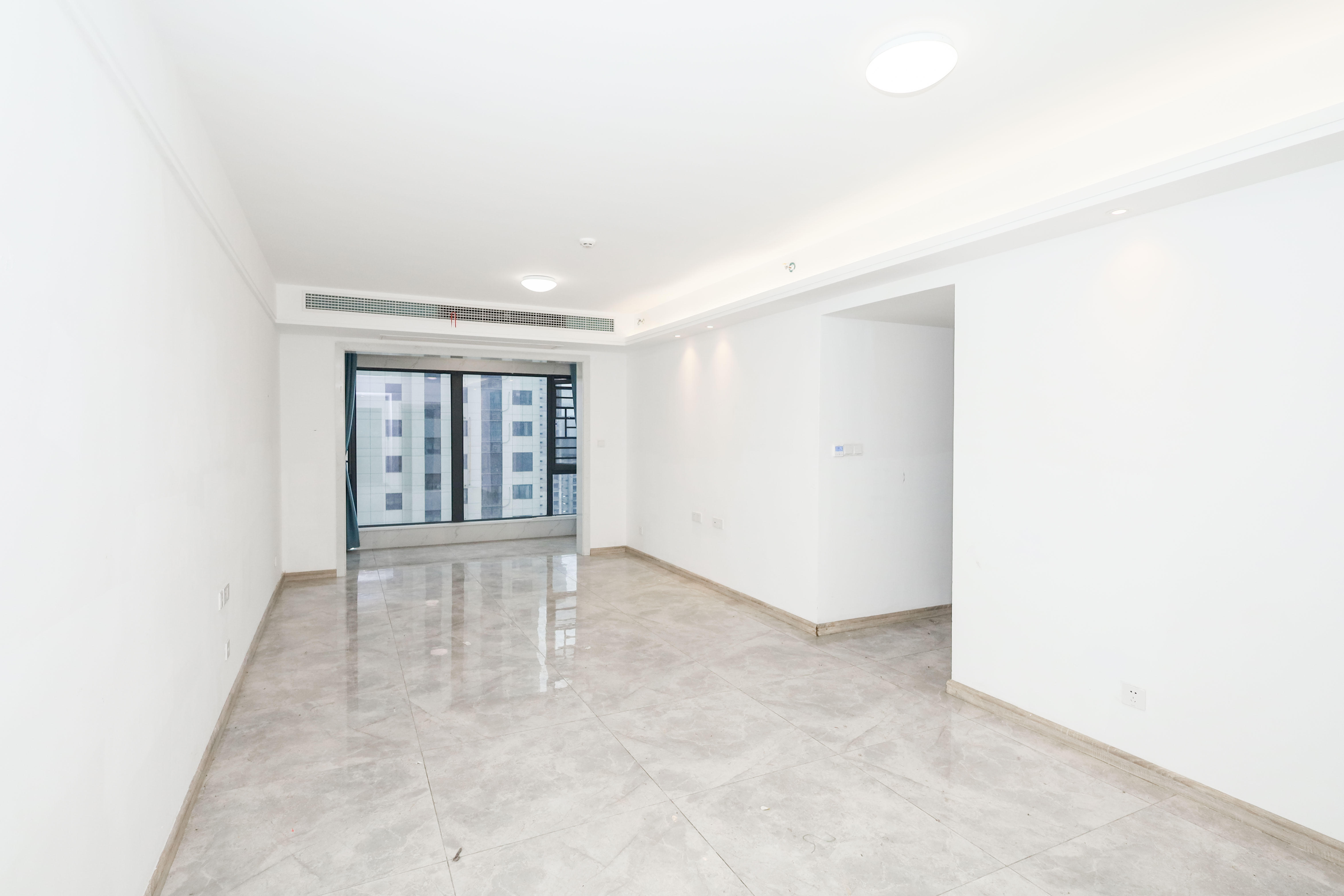 南山梅溪一方  3室2厅2卫    157.0万客厅