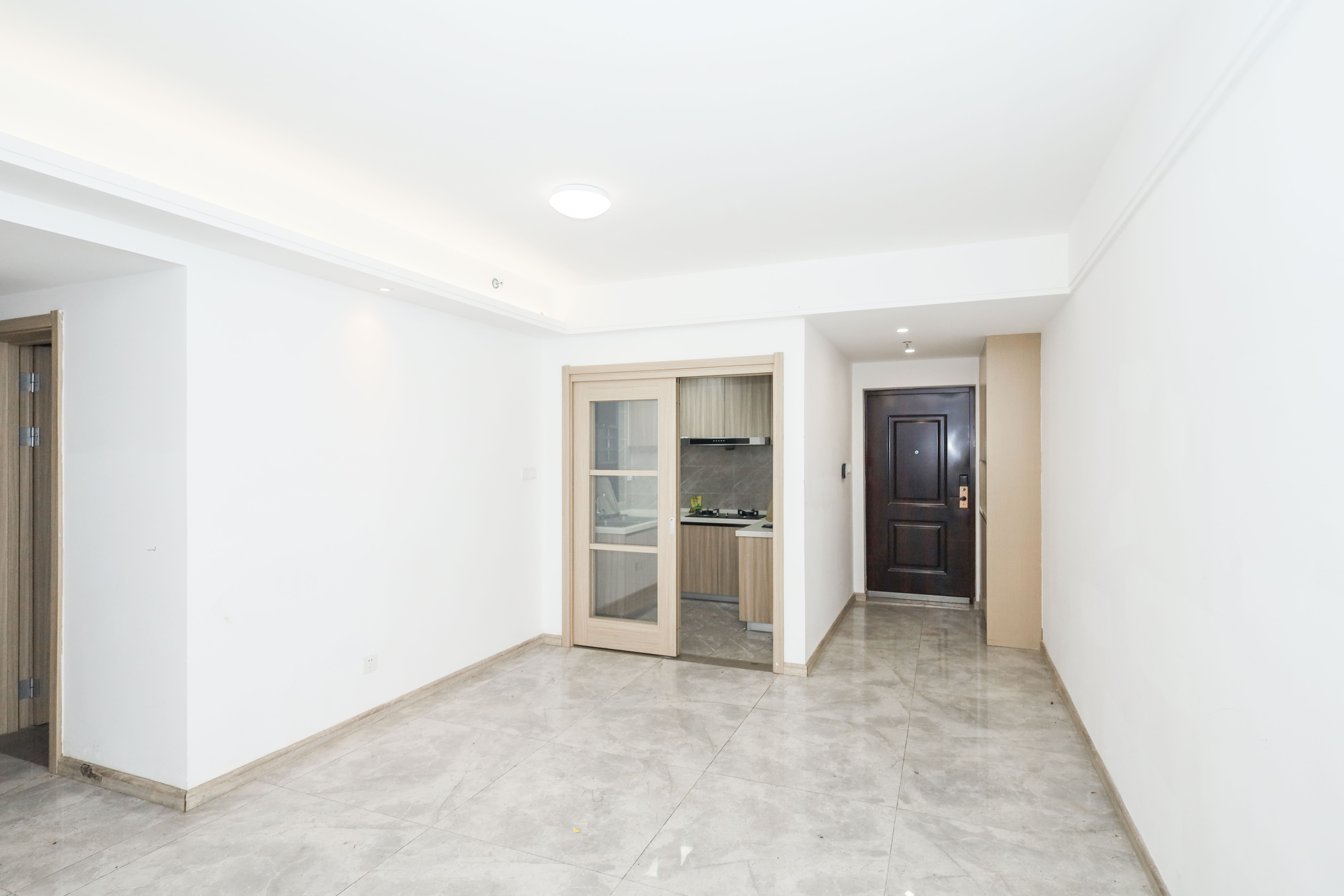 南山梅溪一方  3室2厅2卫    157.0万客厅