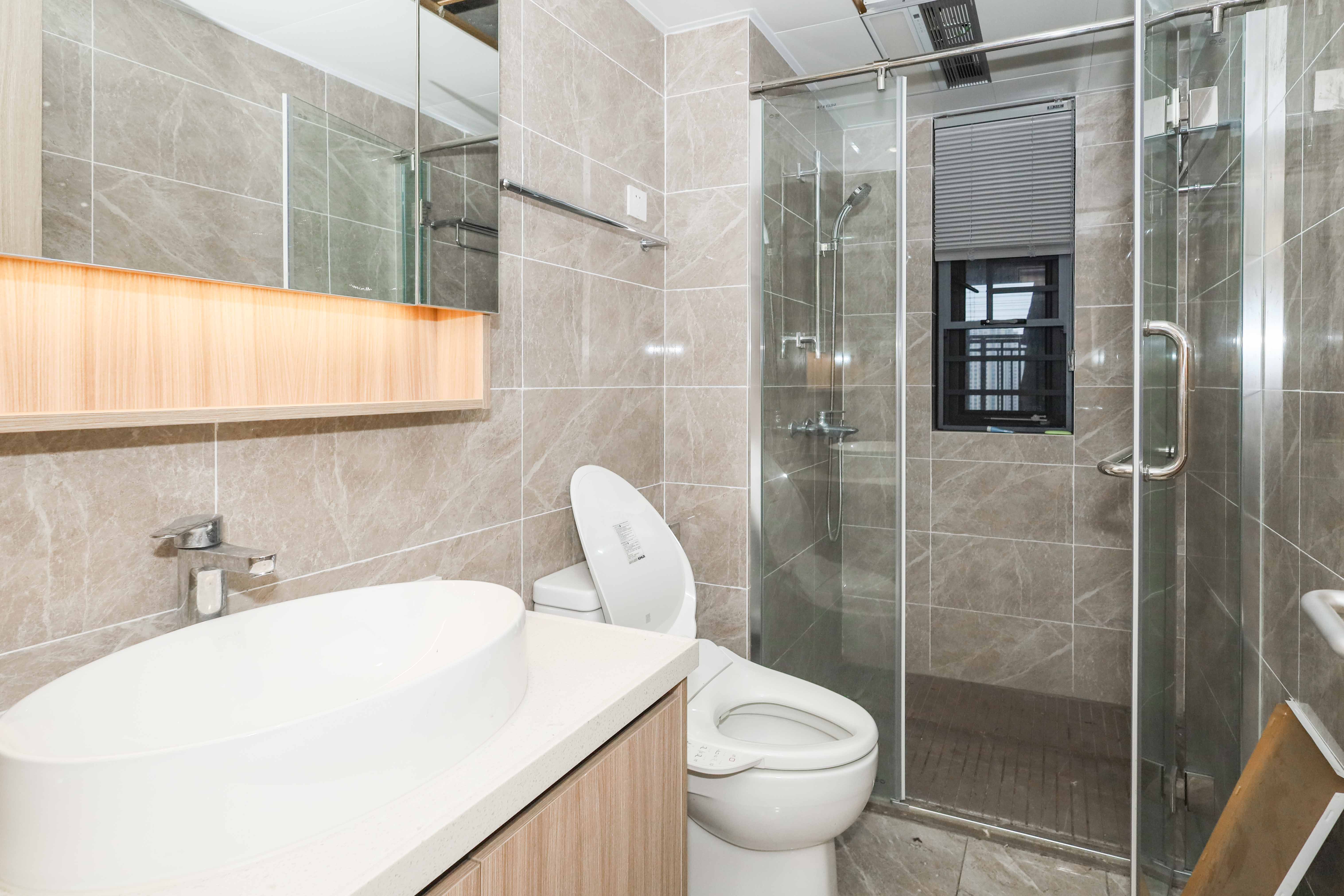 南山梅溪一方  3室2厅2卫    157.0万卫生间