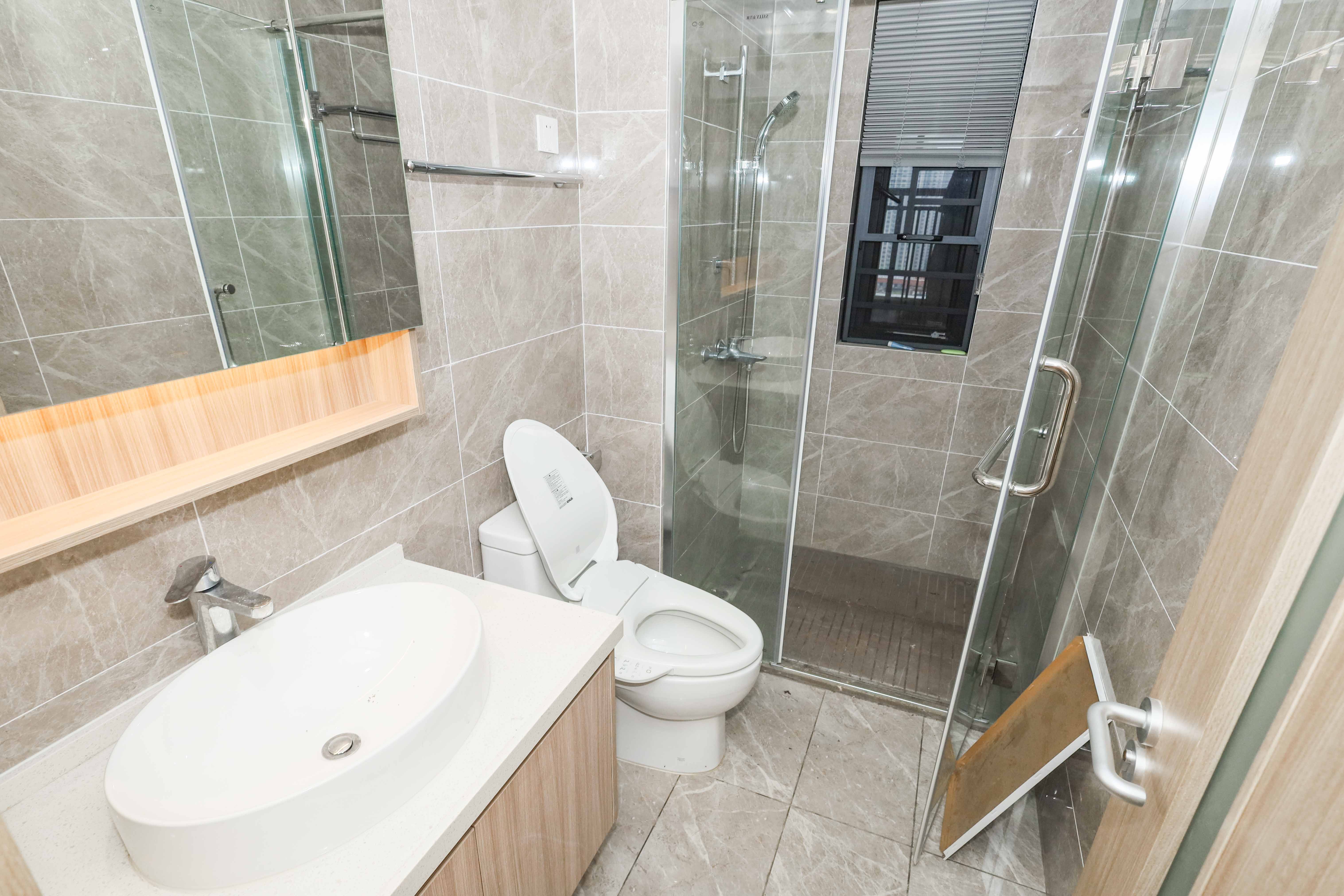 南山梅溪一方  3室2厅2卫    157.0万卫生间