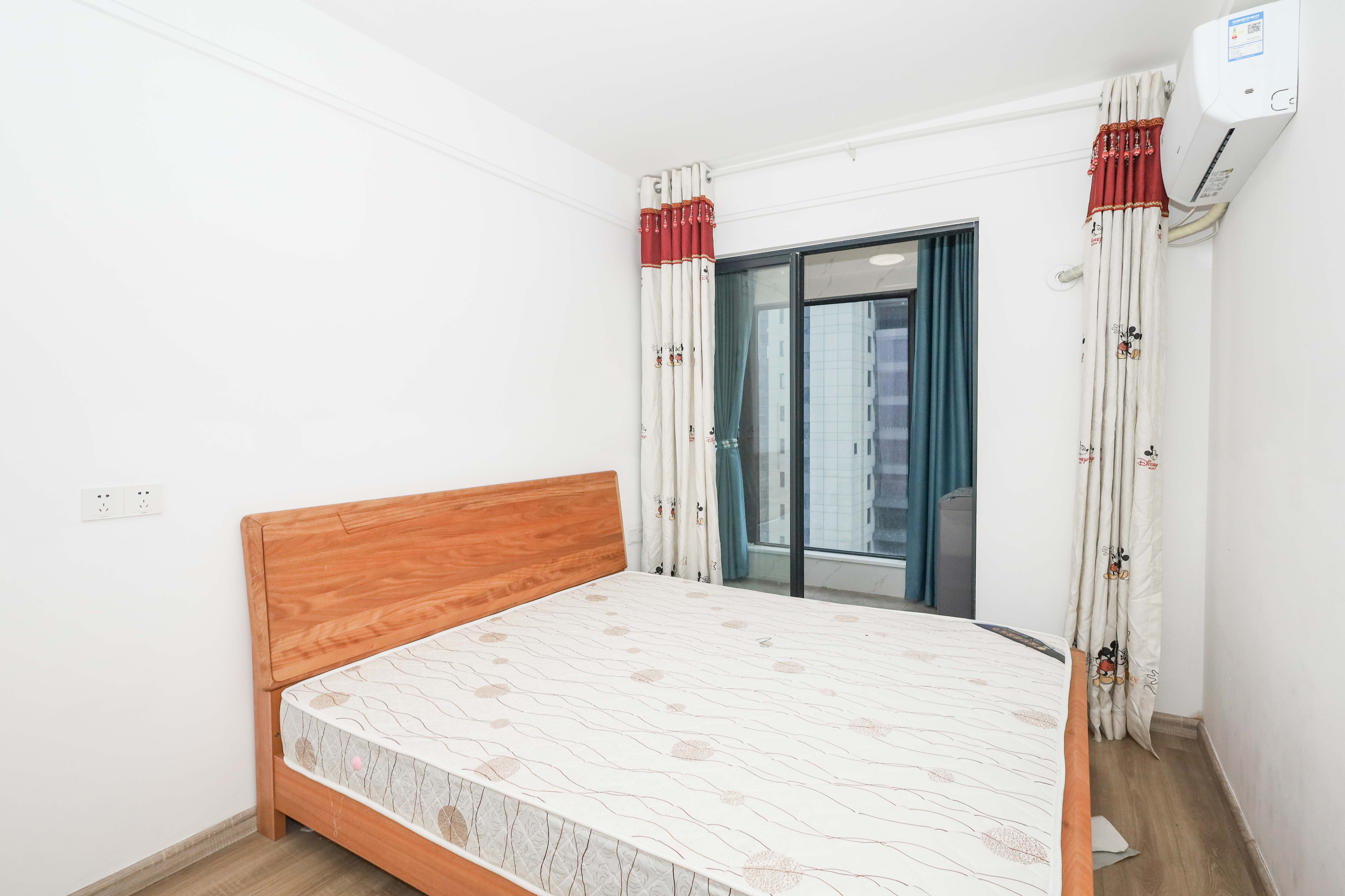 南山梅溪一方  3室2厅2卫    157.0万卧室